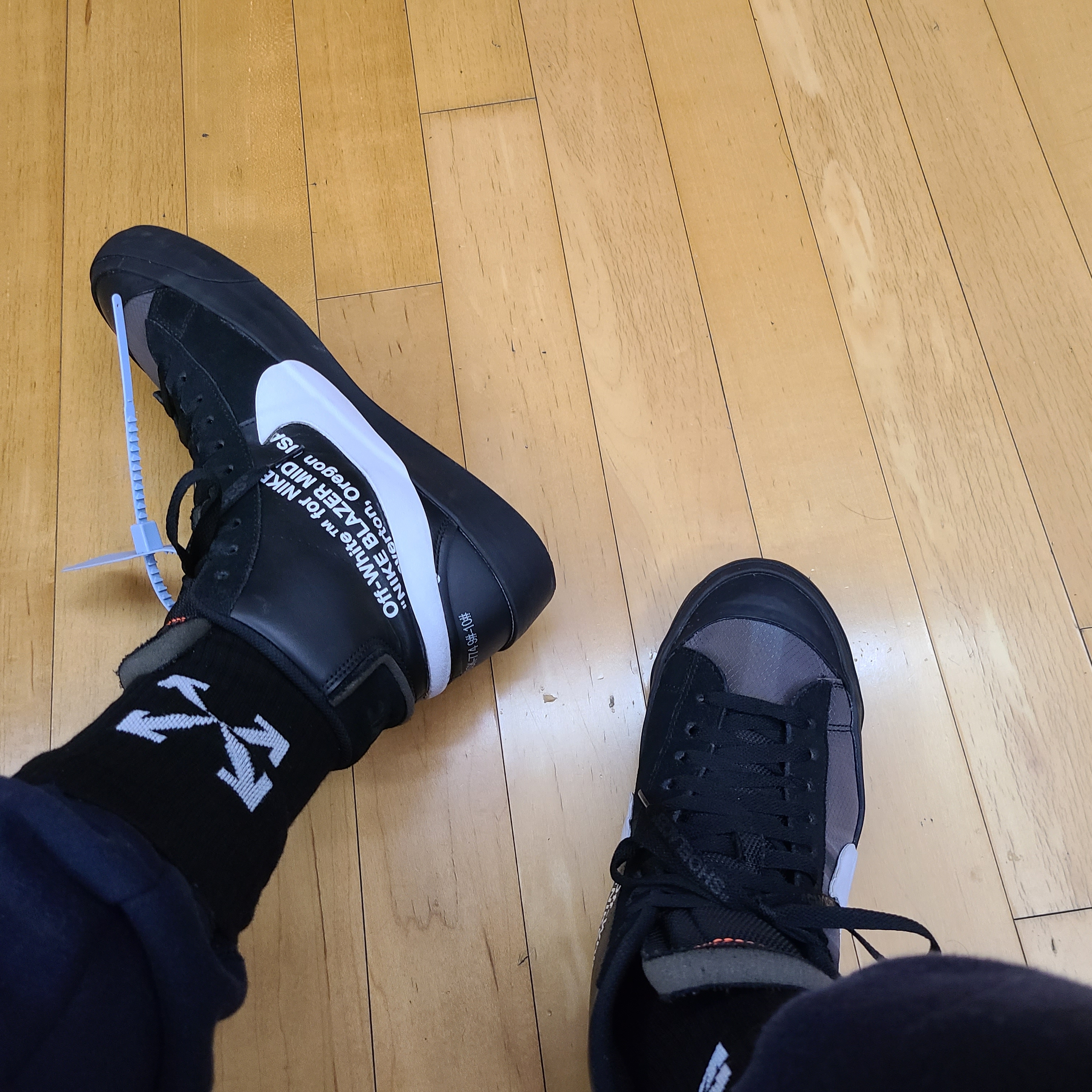 Nike x Off-White Blazer Mid Grim Reaper Black 착용 스타일 - 3