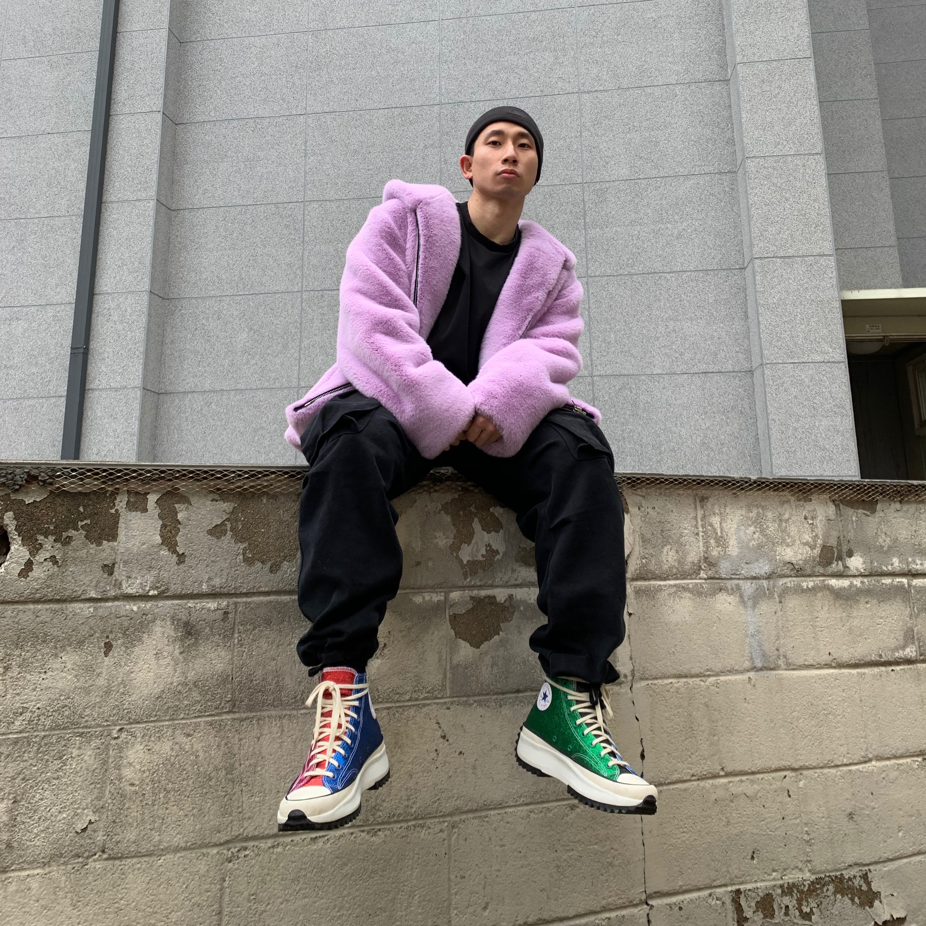 Converse x JW Anderson Run Star Hike Hi Glitter 착용 스타일