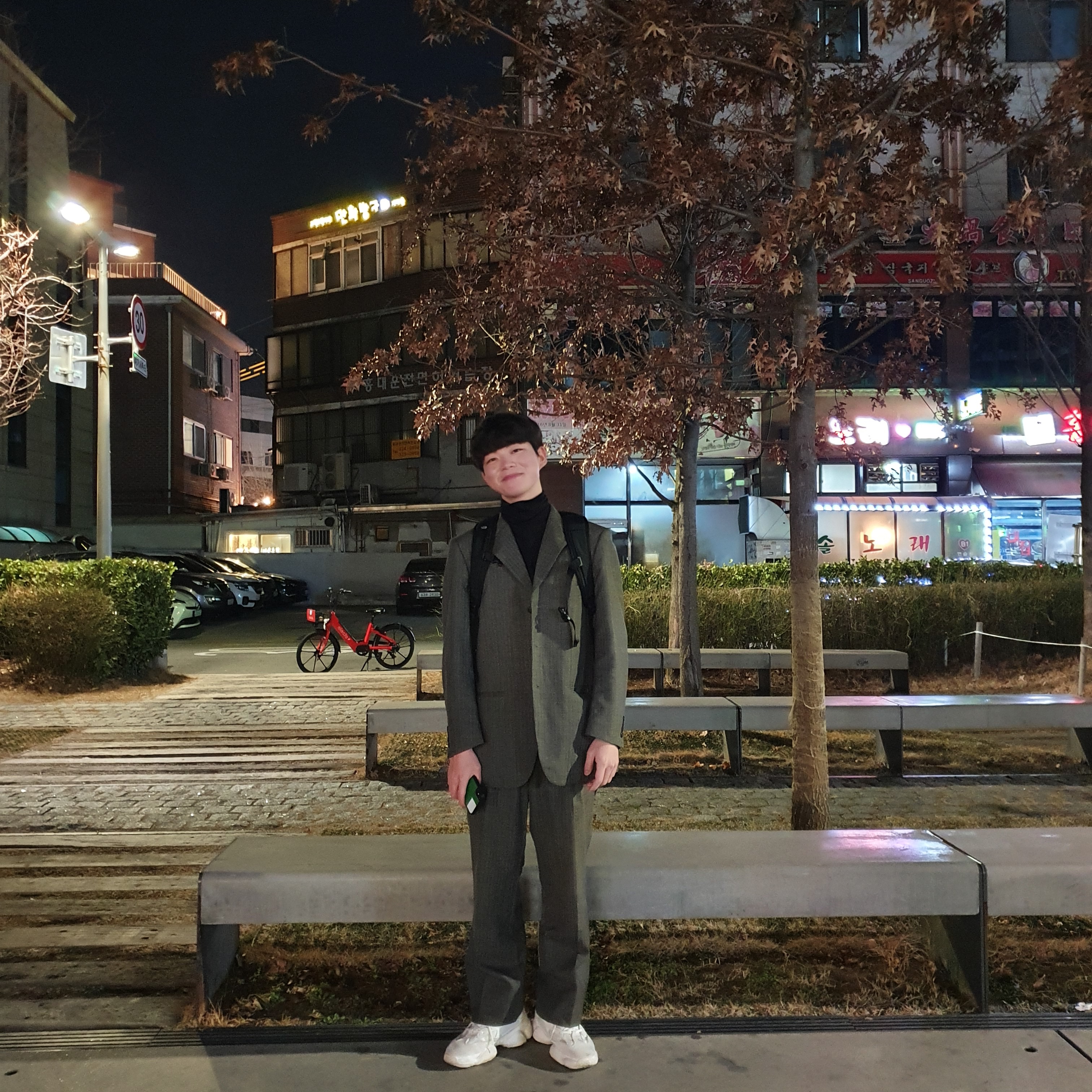 Adidas Yeezy 500 Bone White 착용 스타일