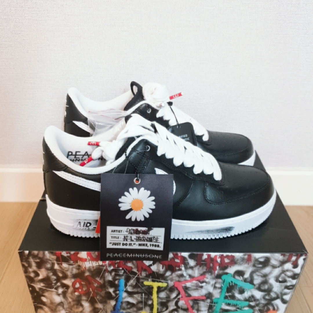 Nike x Peaceminusone Air Force 1 Low Para-Noise, Jordan 1 Retro High OG Black Mocha 착용 스타일 - 3