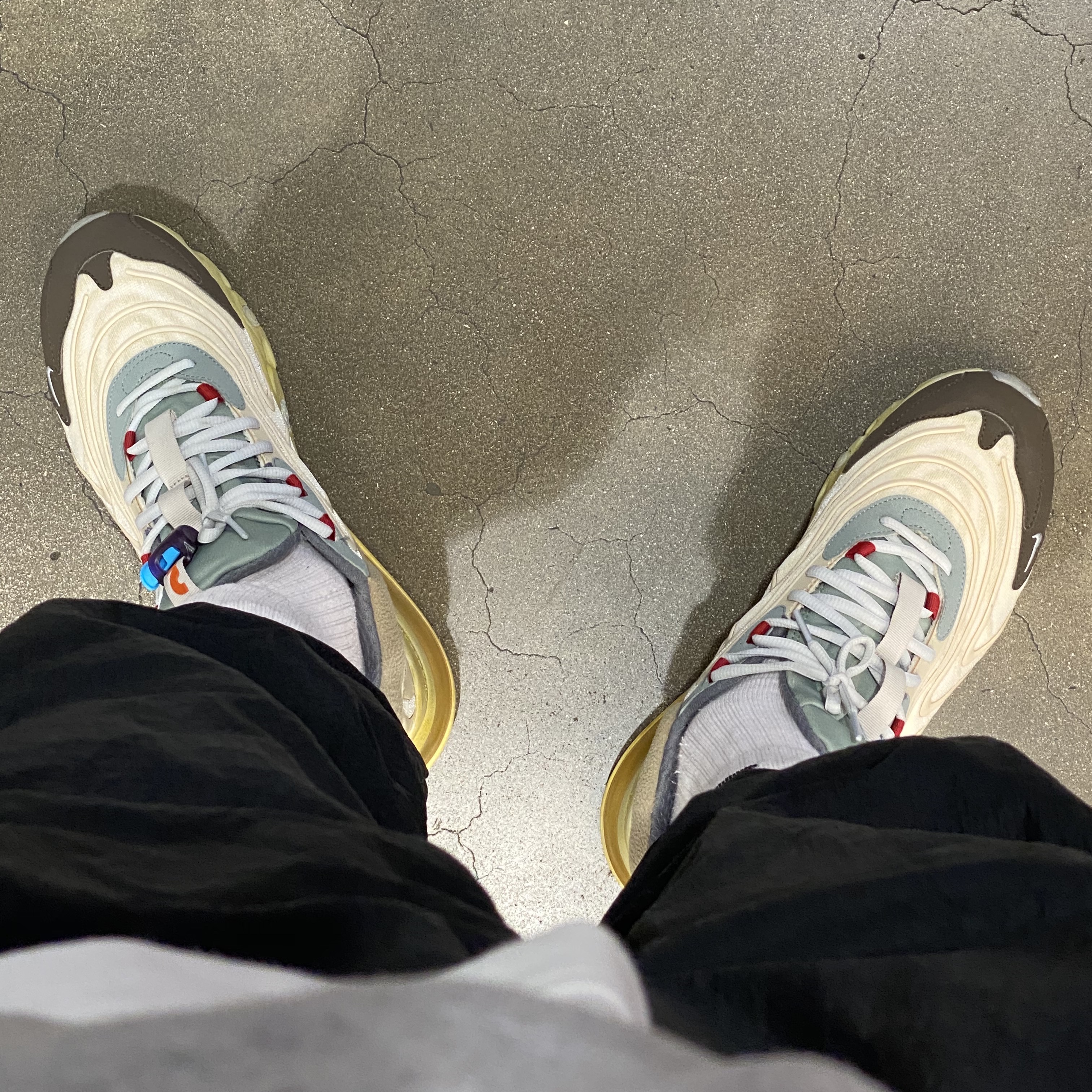 Nike x Travis Scott Air Max 270 React Cactus Trails 착용 스타일