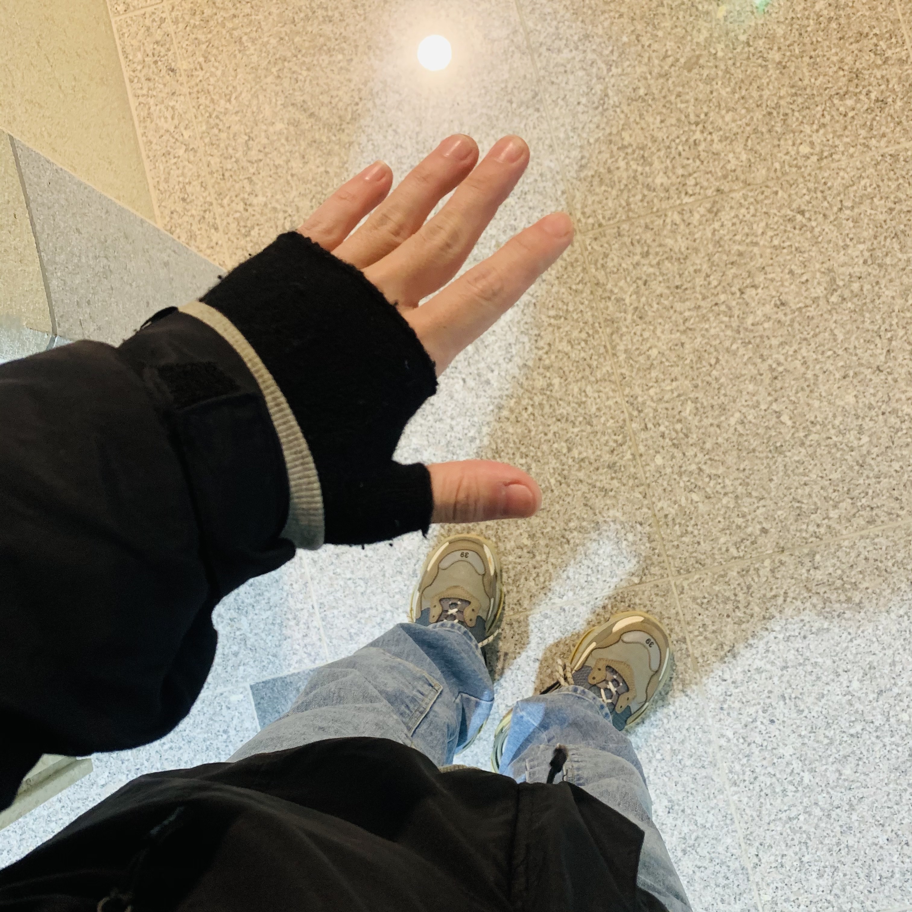 Balenciaga Triple S Grey 2018 착용 스타일
