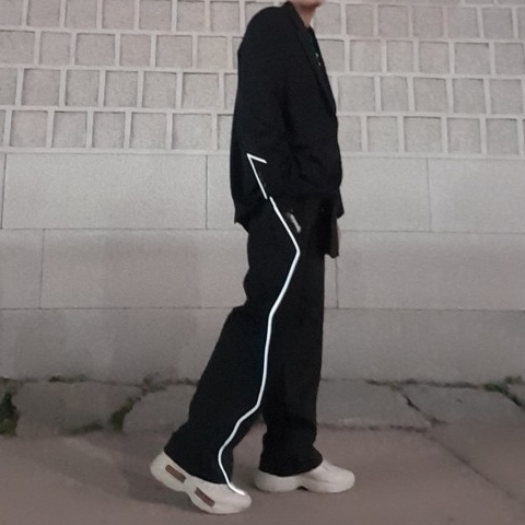 Gucci Rhyton Leather Sneakers Logo 착용 스타일