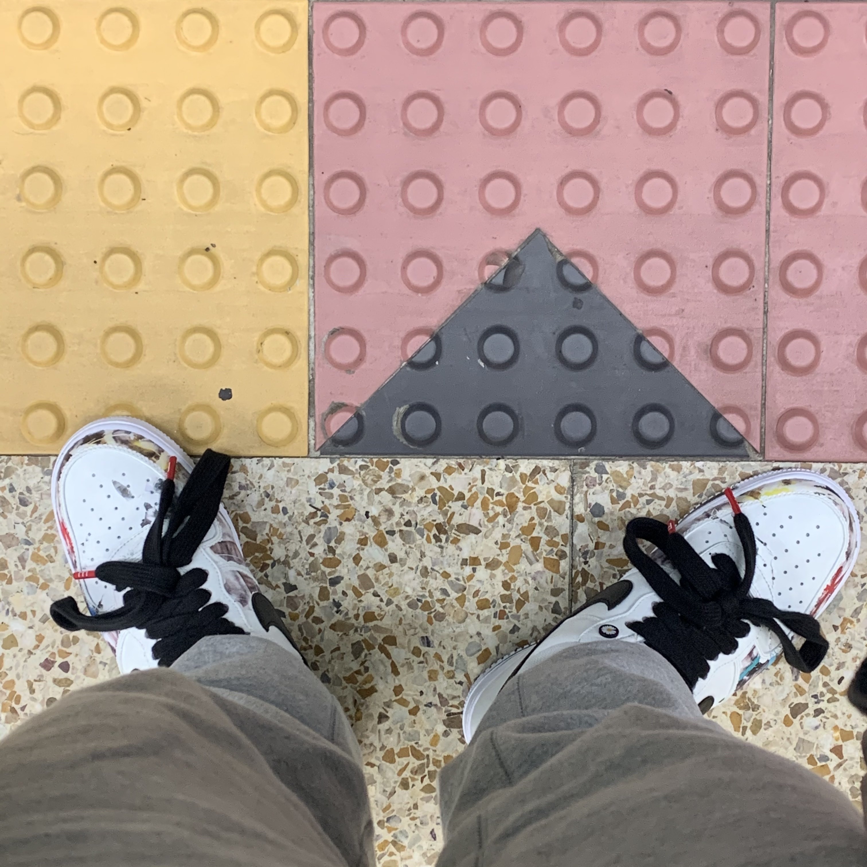 Nike x Peaceminusone Air Force 1 Low Para-Noise 2.0 착용 스타일