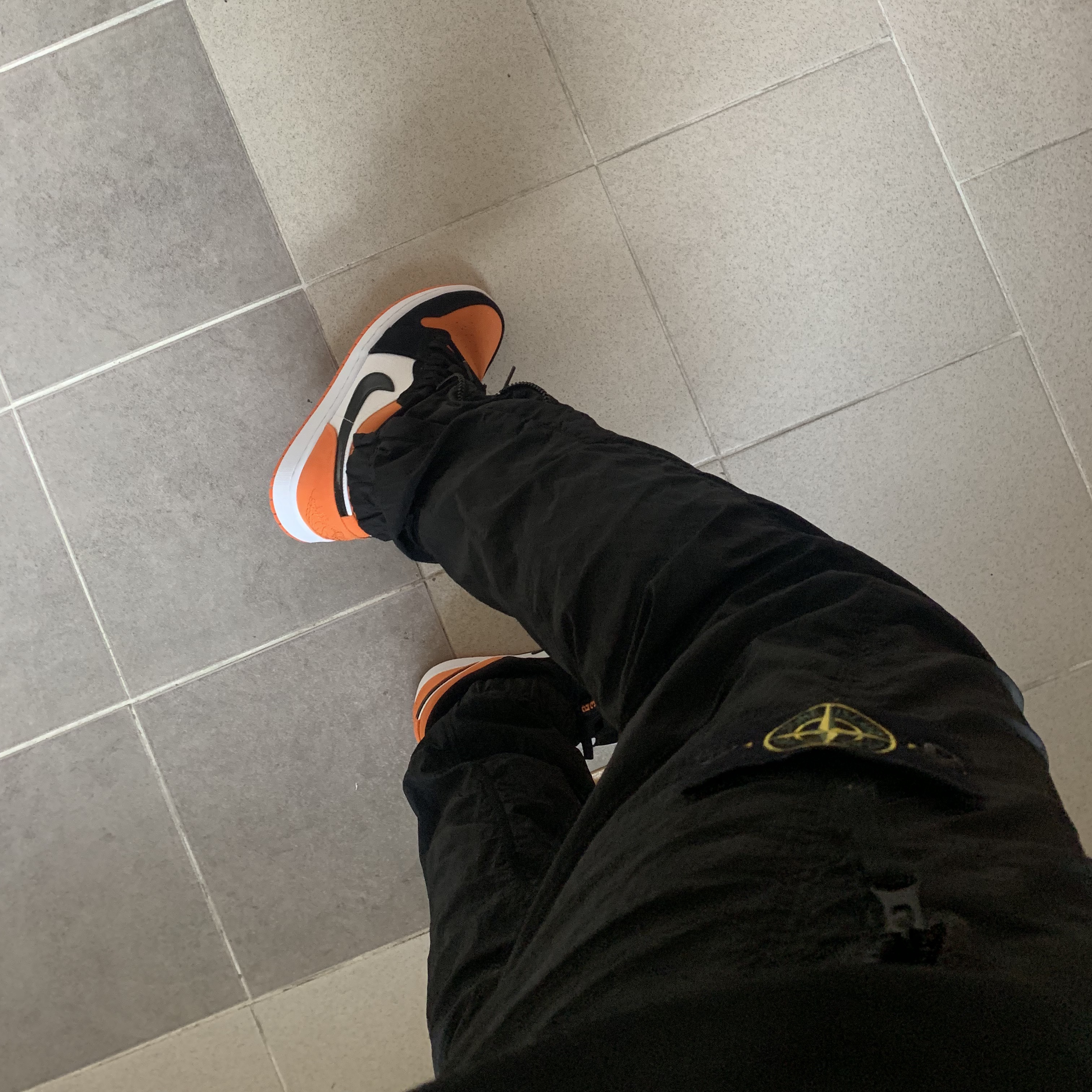 Jordan 1 Low Shattered Backboard 착용 스타일