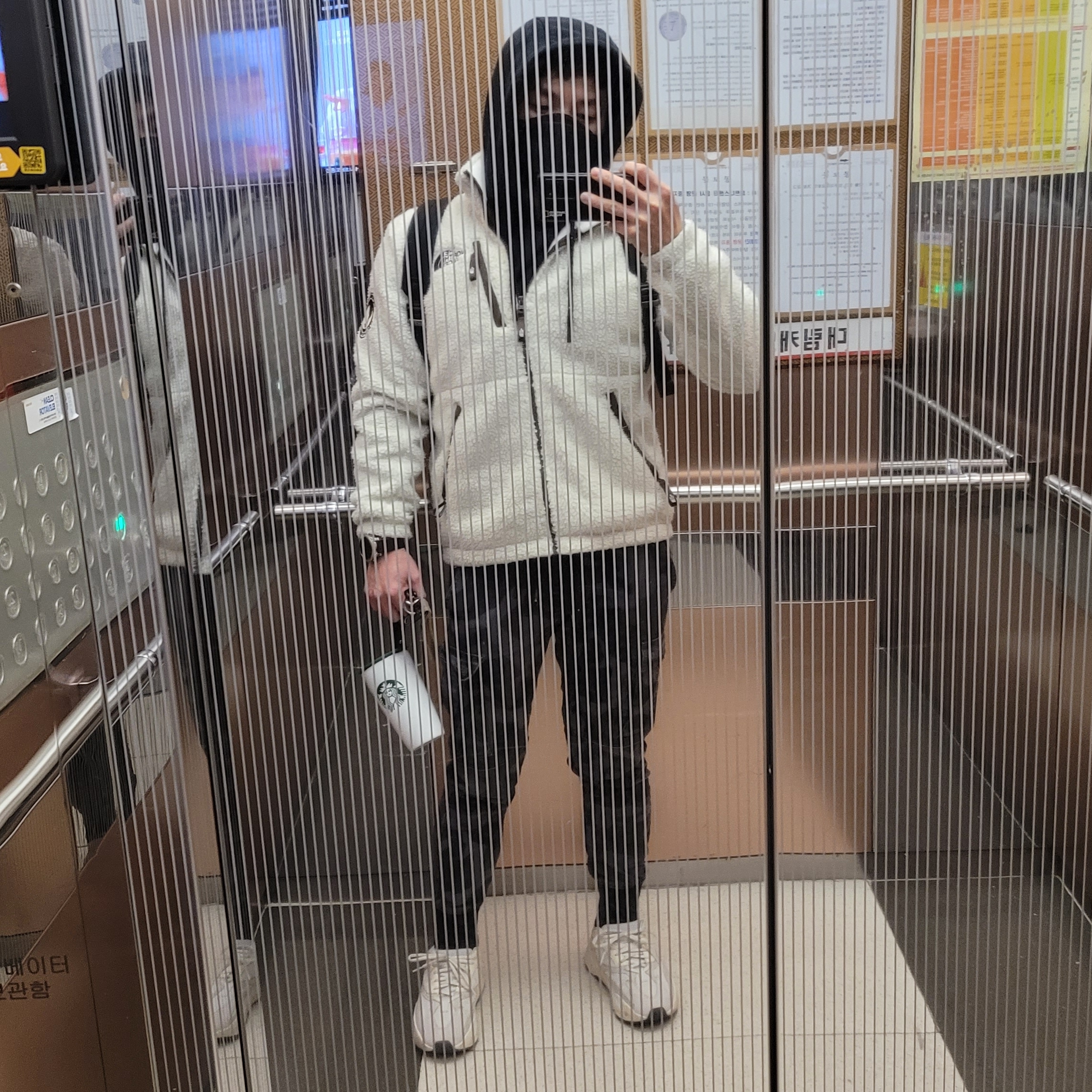 Adidas Yeezy Boost 700 Analog 2019 착용 스타일