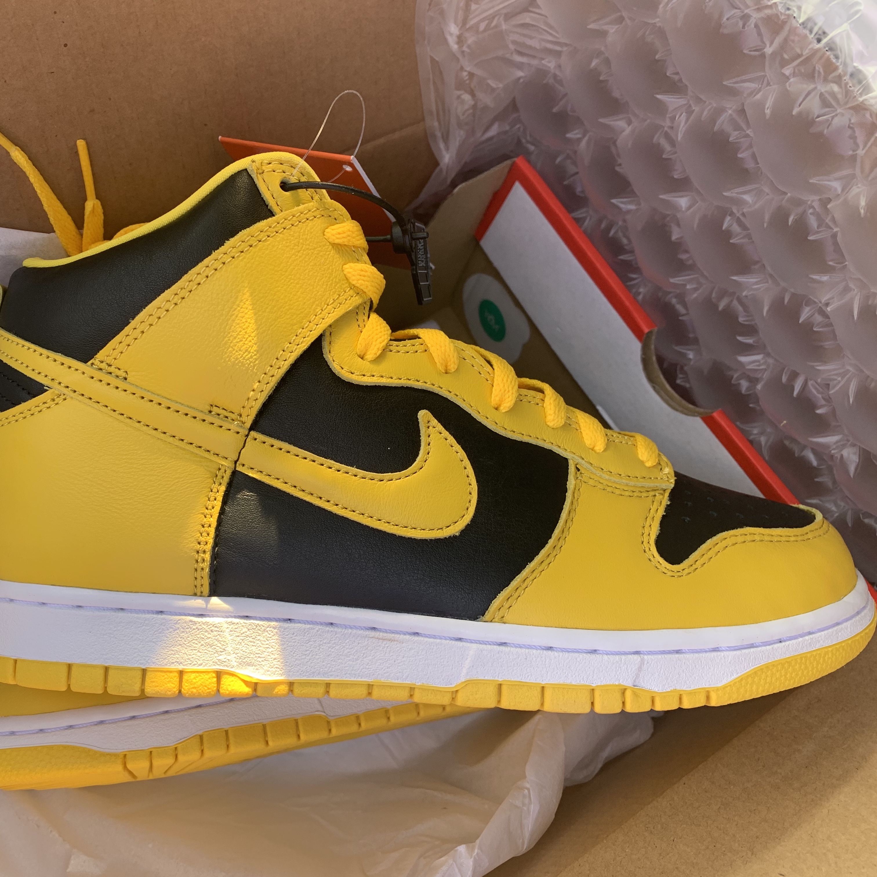 Nike Dunk High SP Varsity Maize 착용 스타일
