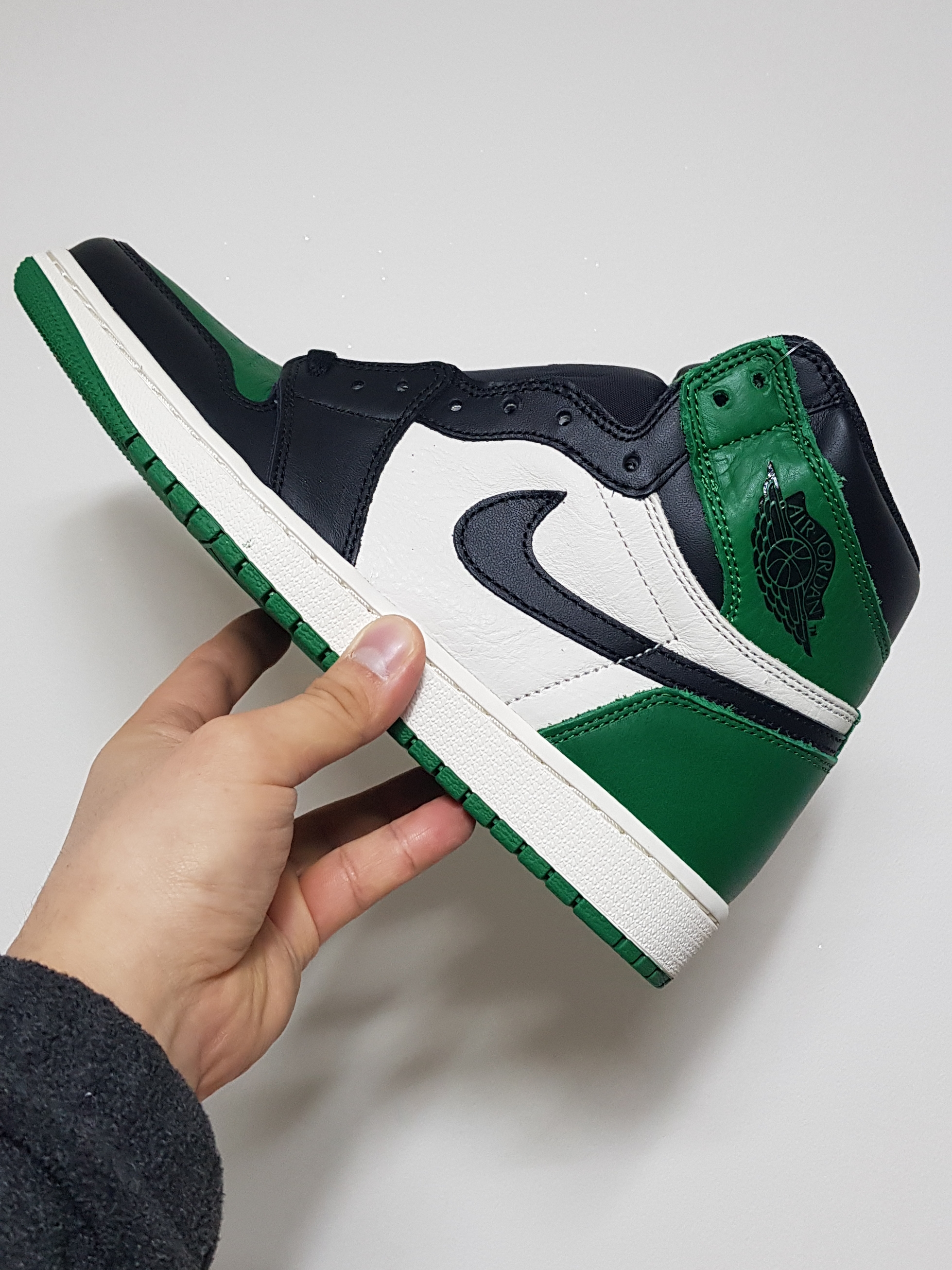 Jordan 1 Retro High OG Pine Green 착용 스타일