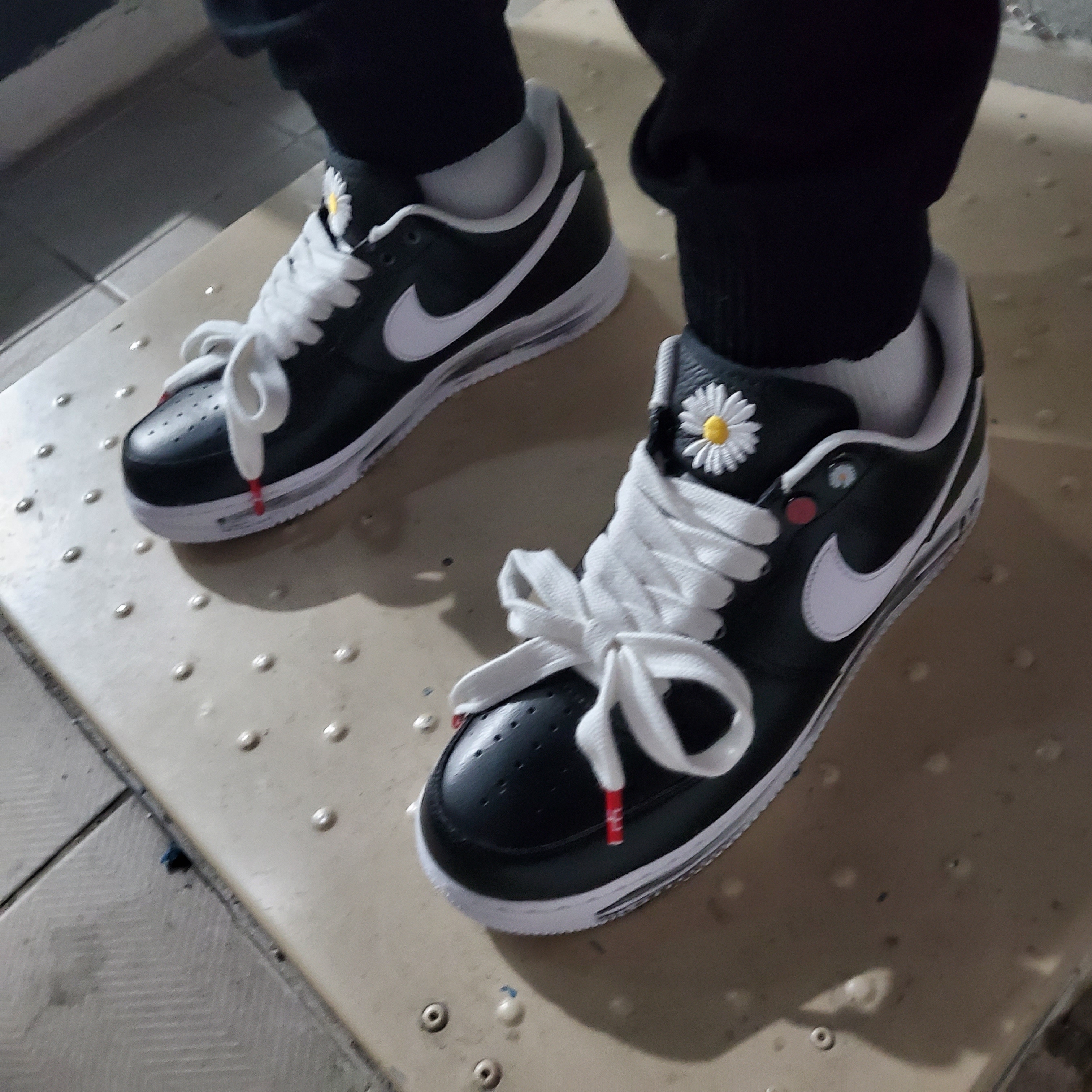 Nike x Peaceminusone Air Force 1 Low Para-Noise 착용 스타일
