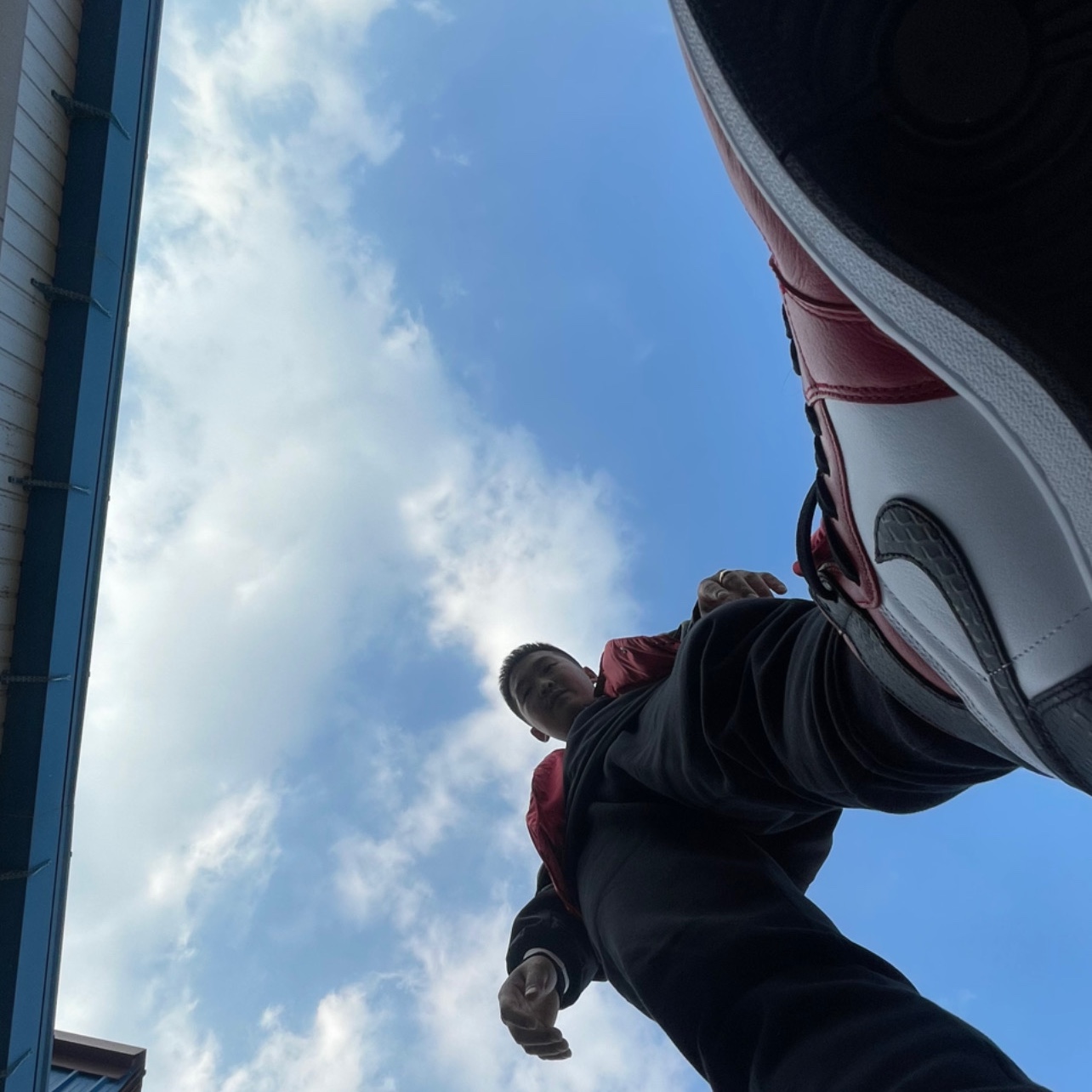 (W) Jordan 1 Retro High Satin Red 착용 스타일