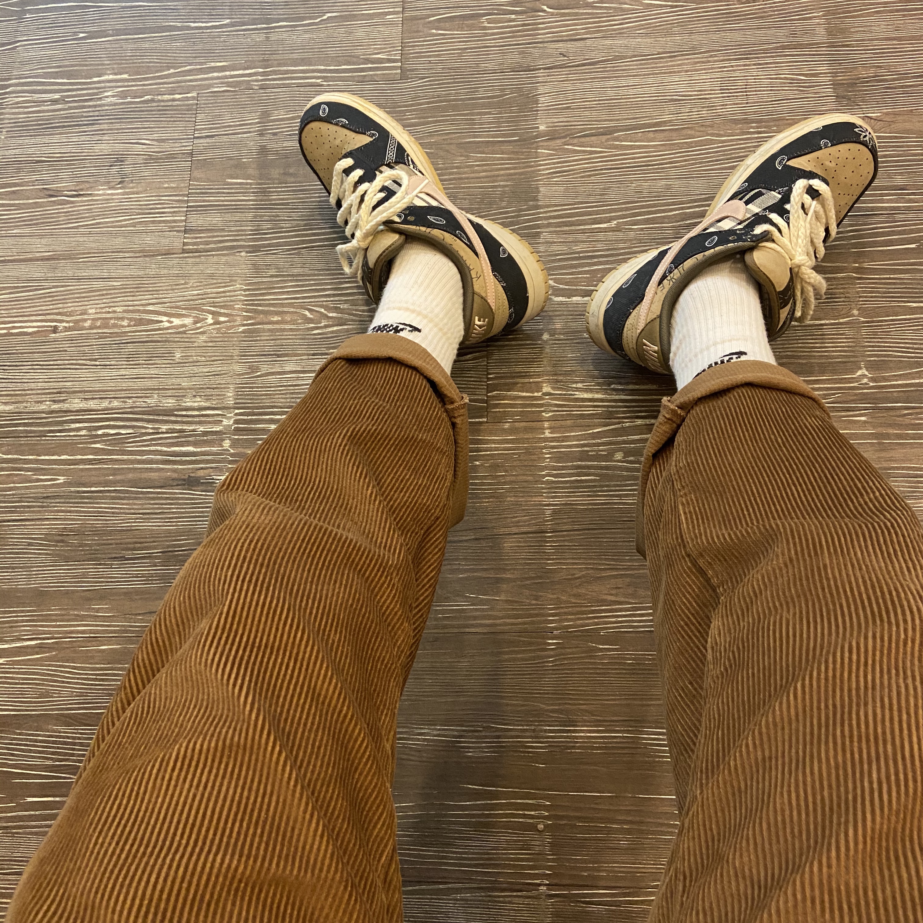 Nike x Travis Scott SB Dunk Low 착용 스타일
