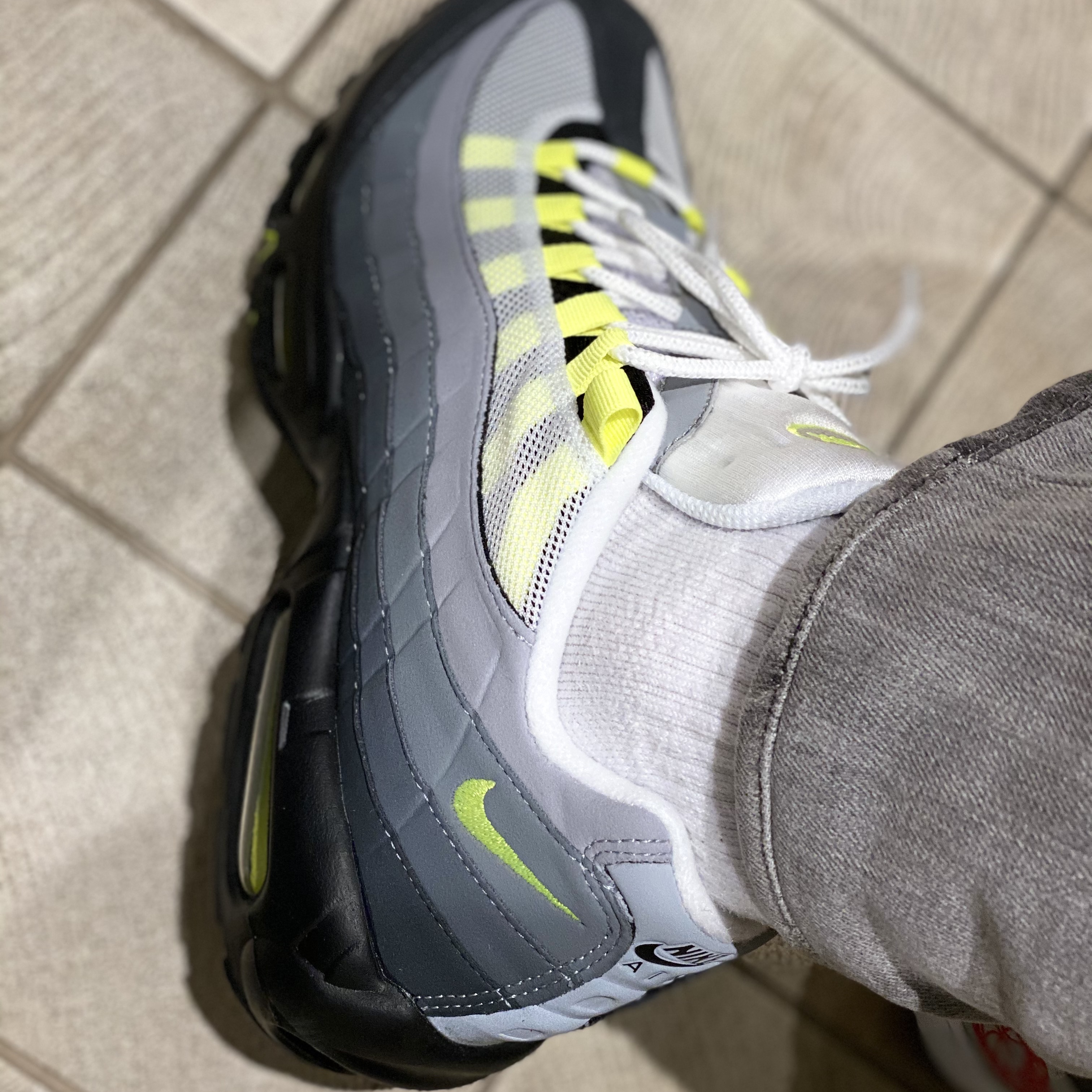 Nike Air Max 95 OG Neon Yellow 2020 착용 스타일