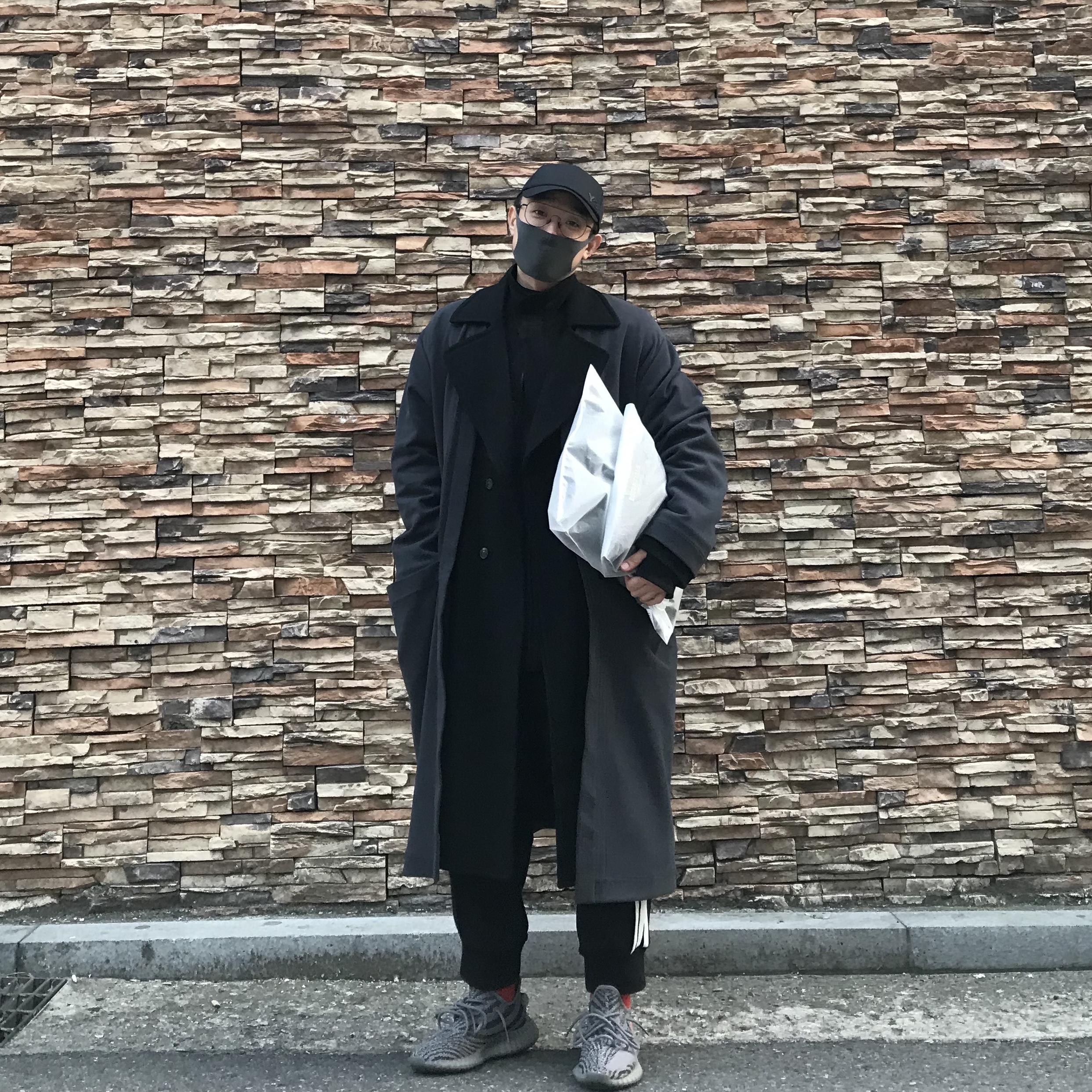 Adidas Yeezy Boost 350 V2 Beluga 2.0 착용 스타일