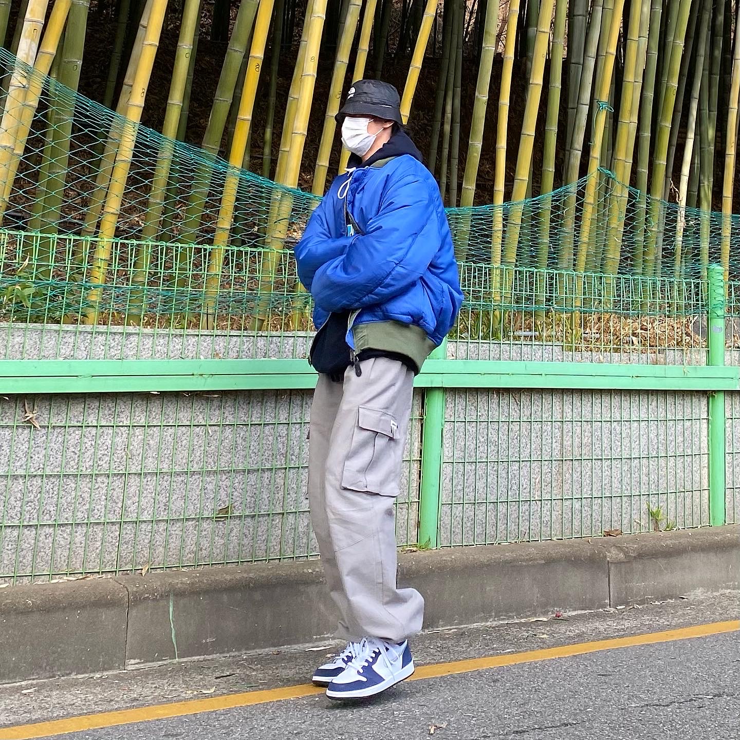 Jordan 1 Retro High OG CO.JP Midnight Navy, Supreme x The North Face Snakeskin Packable Reversible Crusher Black - 18SS 착용 스타일 - 2