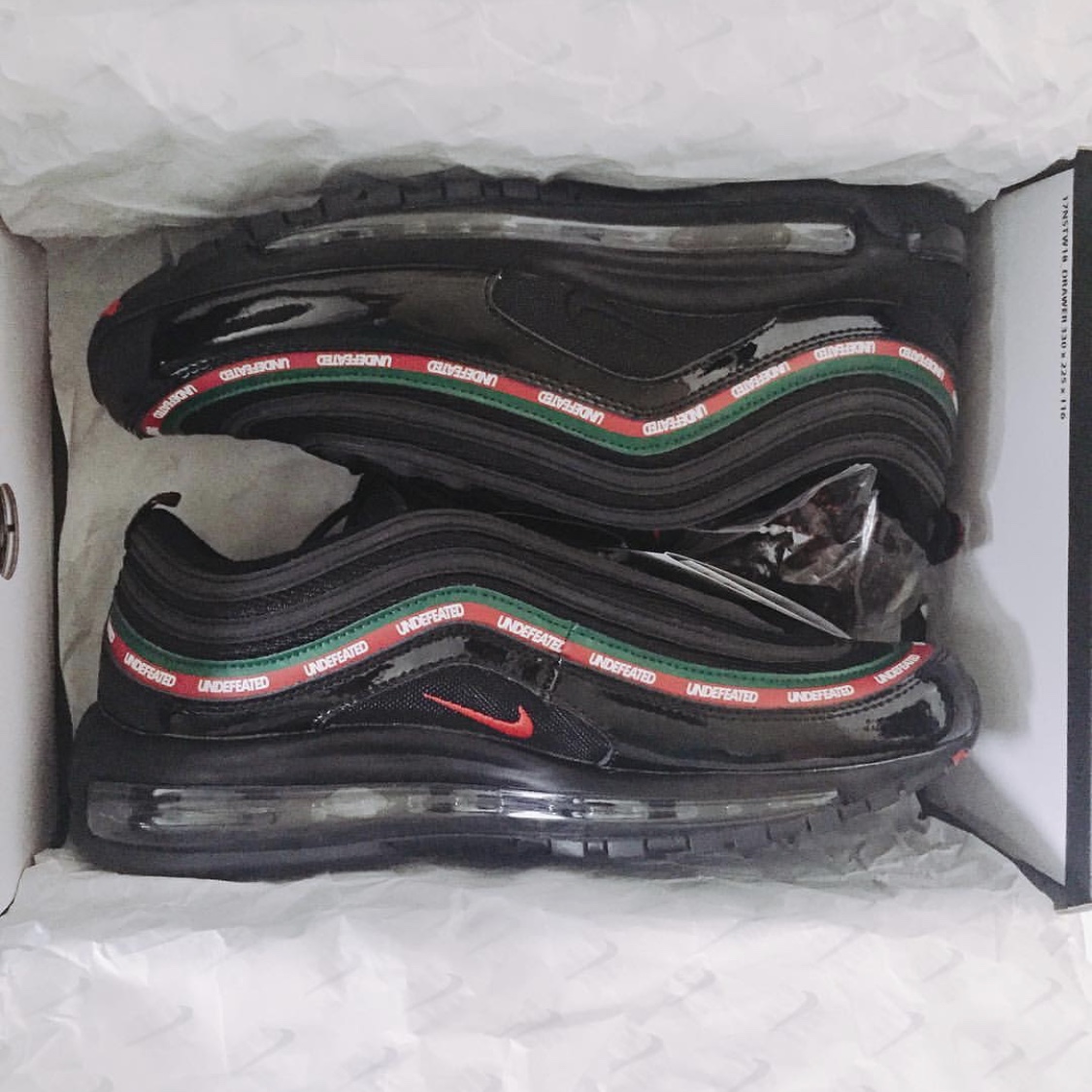Nike x Undefeated Air Max 97 Black 착용 스타일