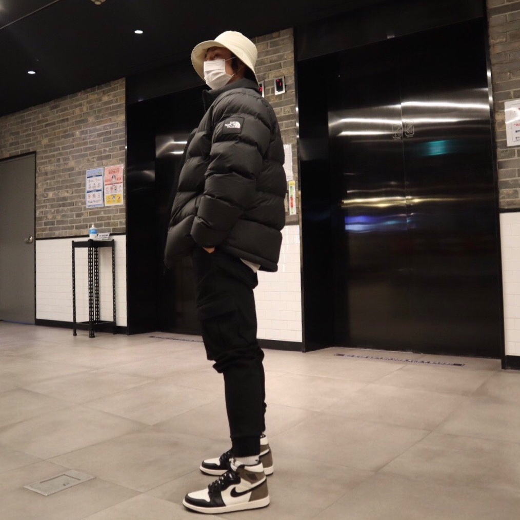 Jordan 1 Retro High OG Black Mocha 착용 스타일