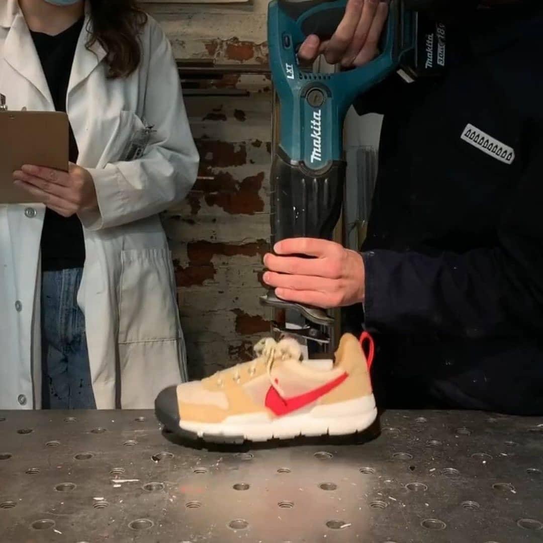 Nike x Tom Sachs Mars Yard Shoe 2.0 Space Camp, Nike x Tom Sachs Mars Yard Overshoe 3.0 착용 스타일 - 3