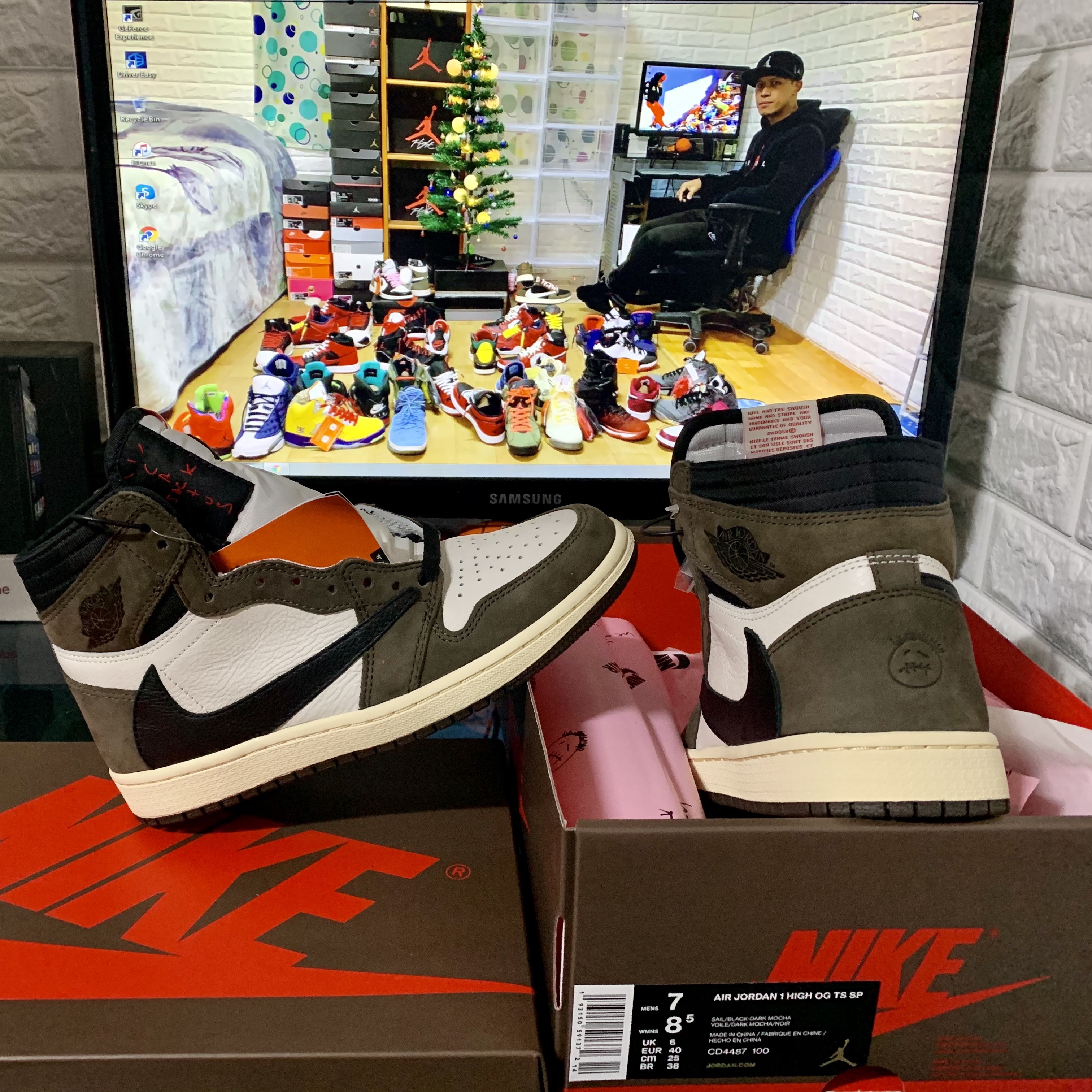 Jordan 1 x Travis Scott Retro High OG SP Mocha 착용 스타일 - 3