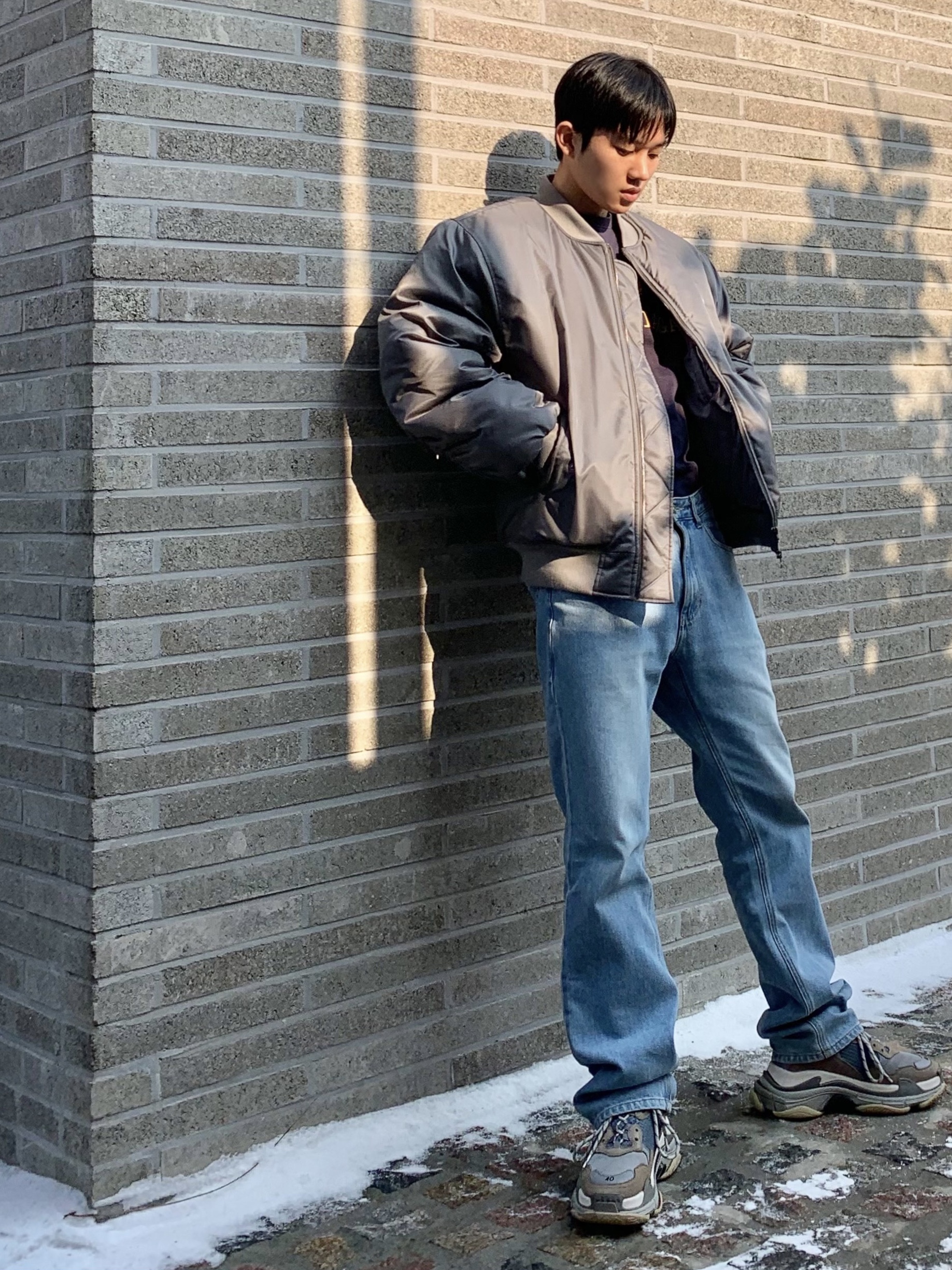 Balenciaga Triple S Grey 2018 착용 스타일 - 2