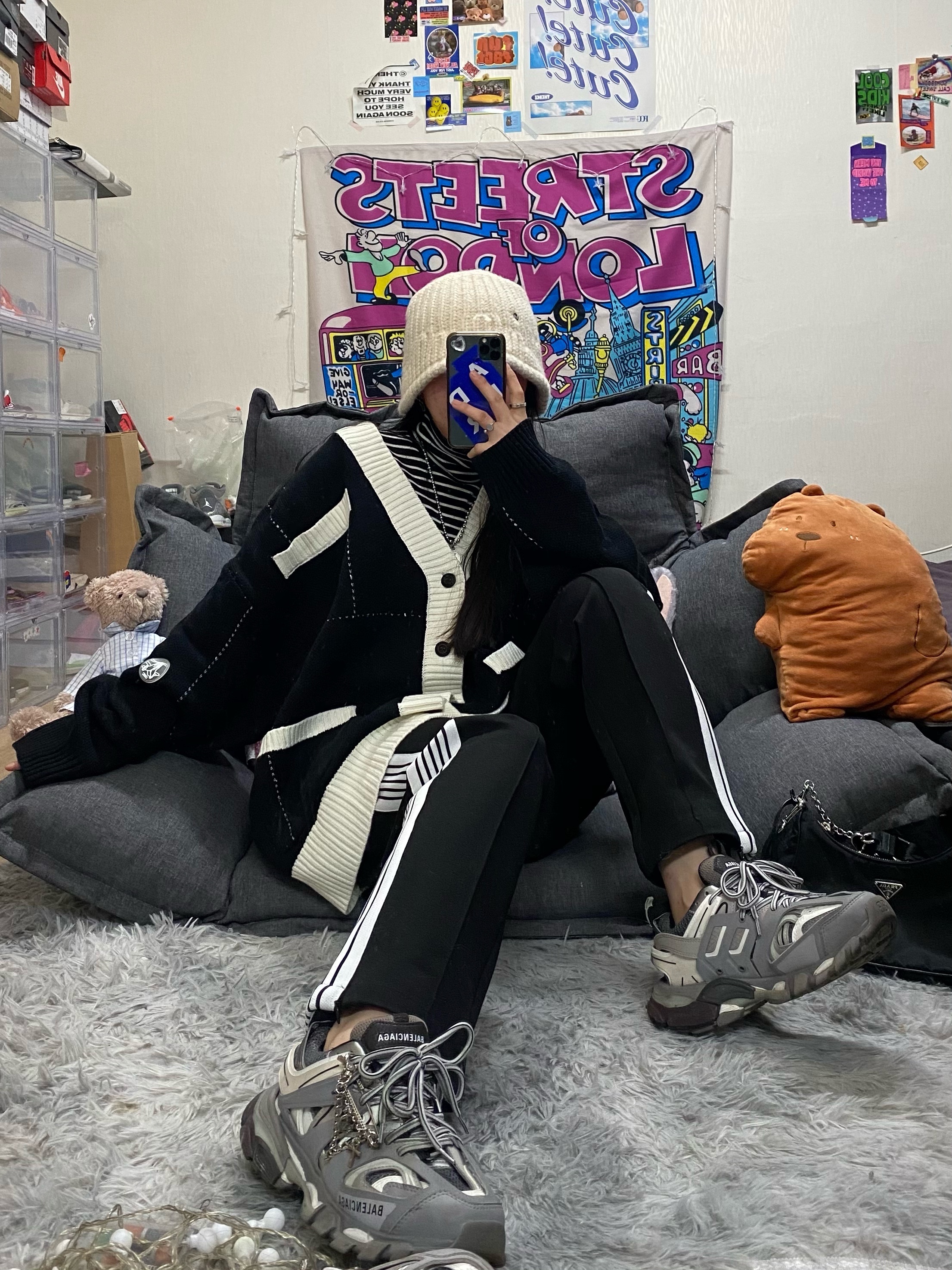 Balenciaga Track Sneakers Grey White 2019 착용 스타일 - 2