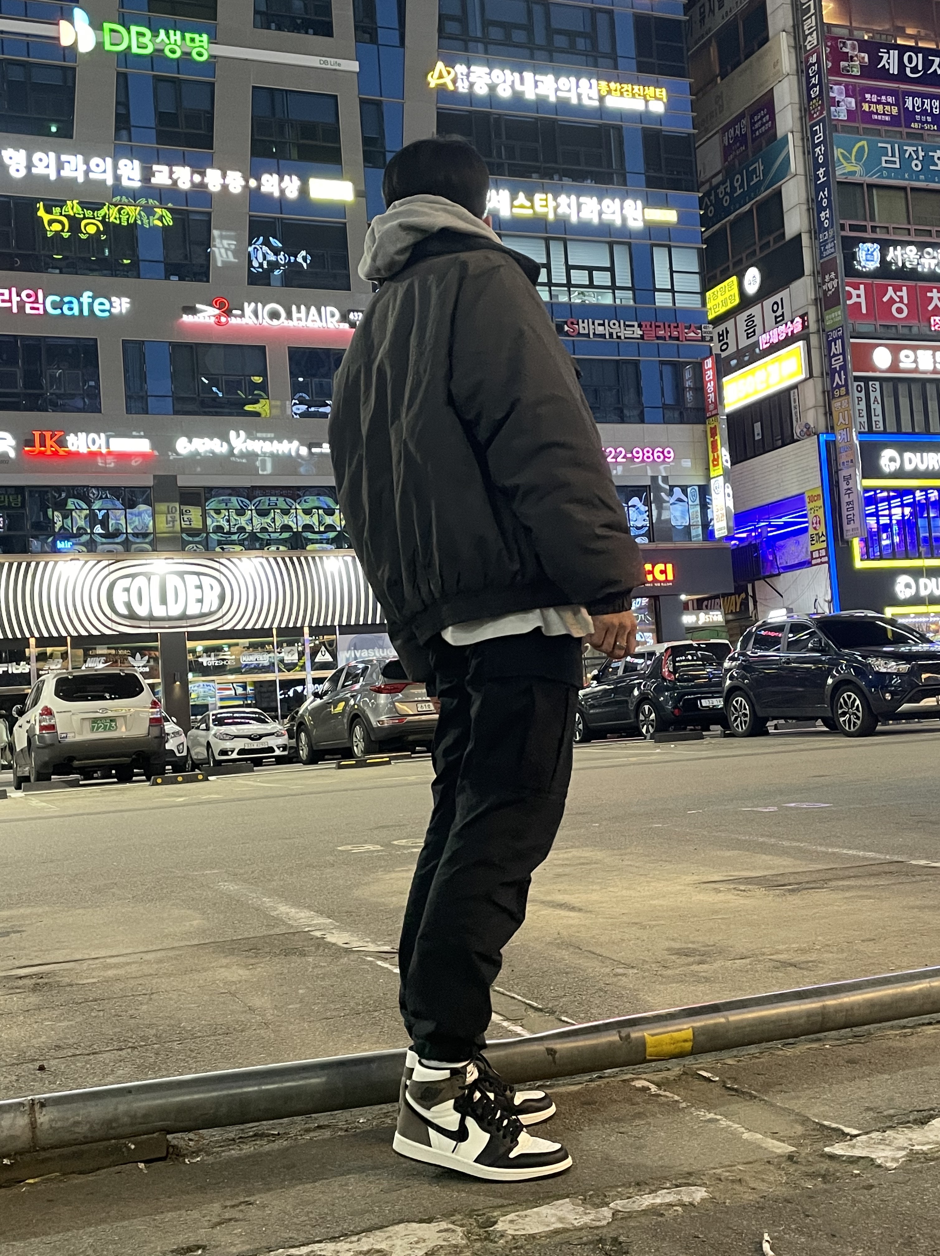 Jordan 1 Retro High OG Black Mocha 착용 스타일