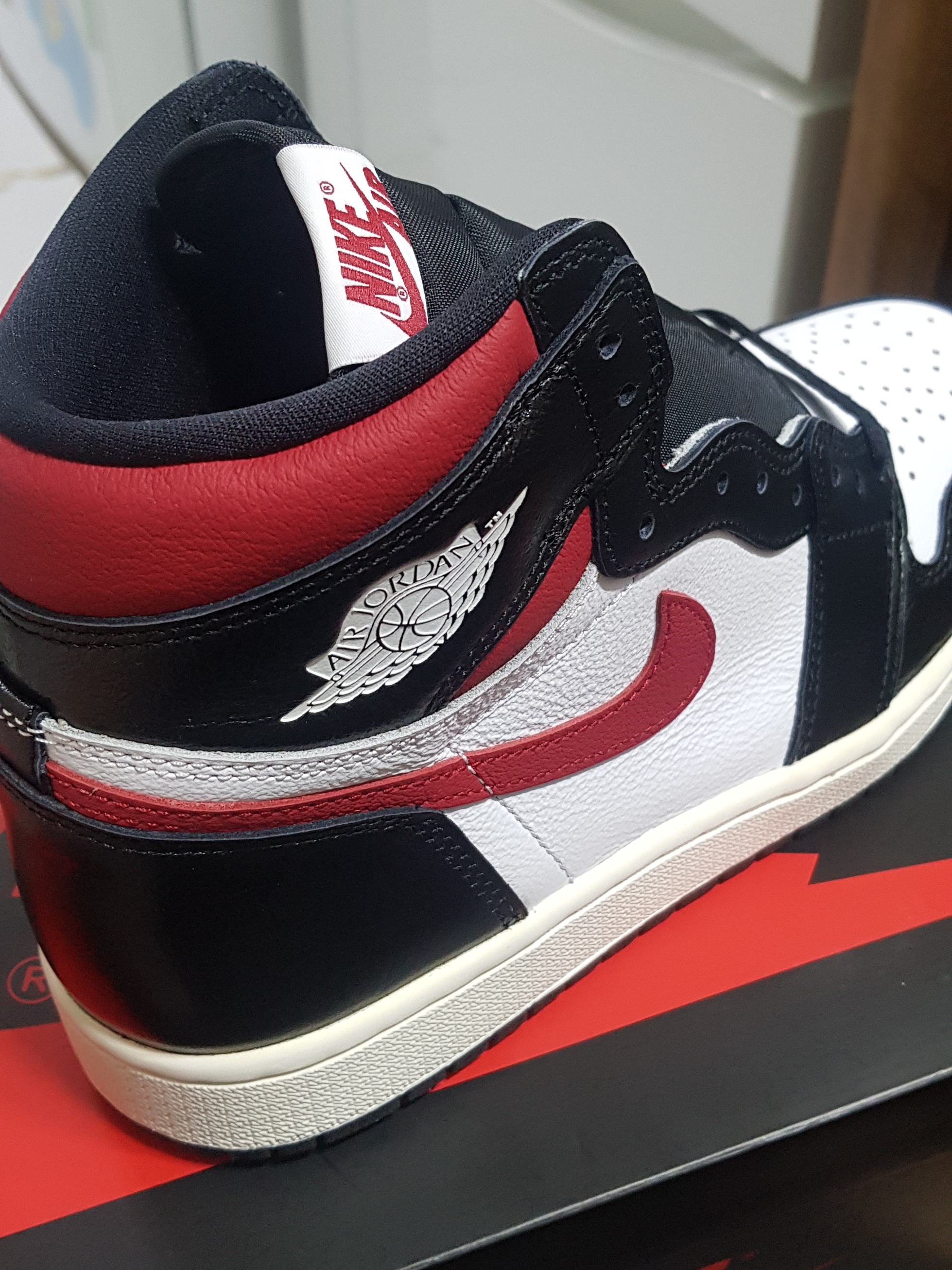 Jordan 1 Retro High OG Gym Red 착용 스타일