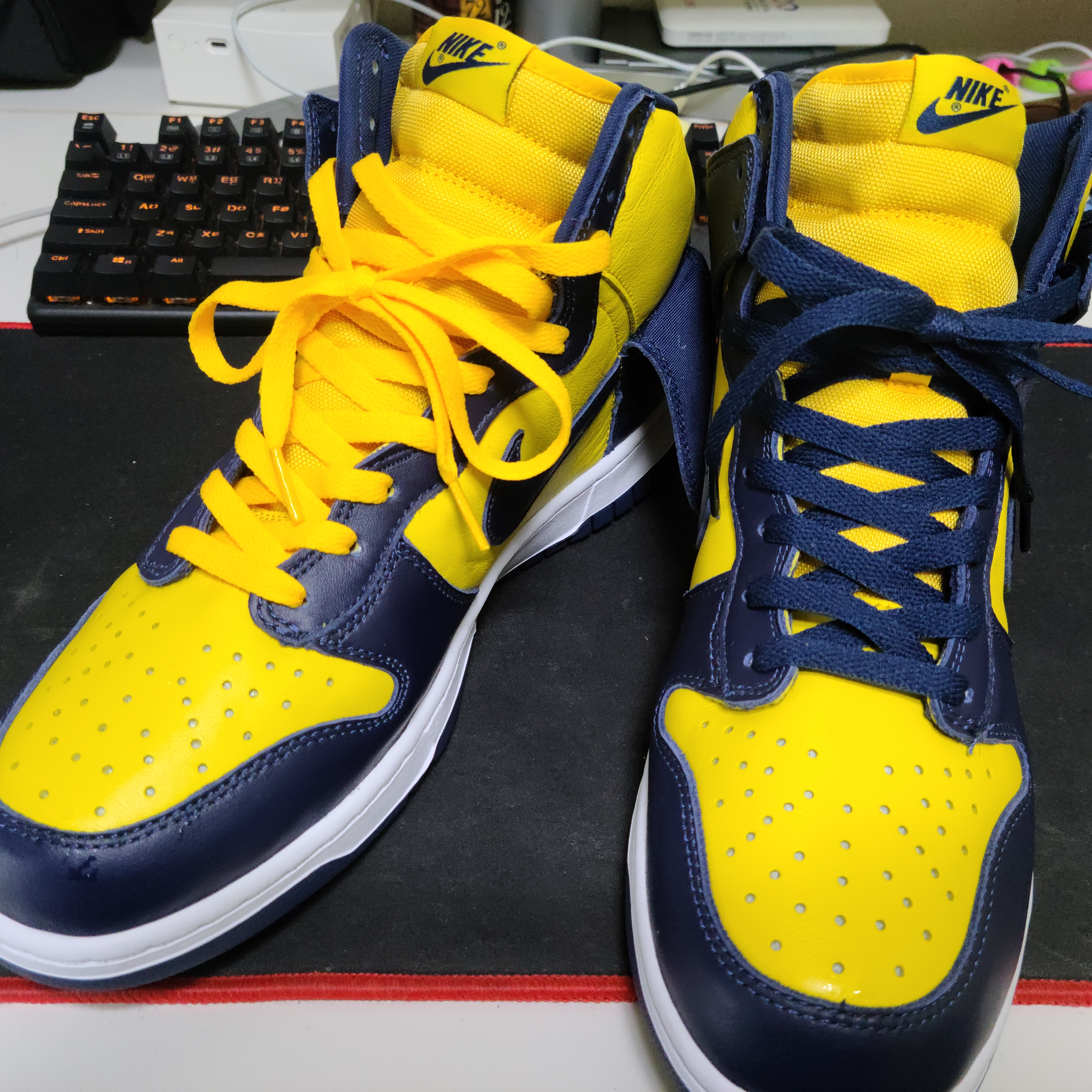 Nike Dunk High SP Maize & Blue 착용 스타일