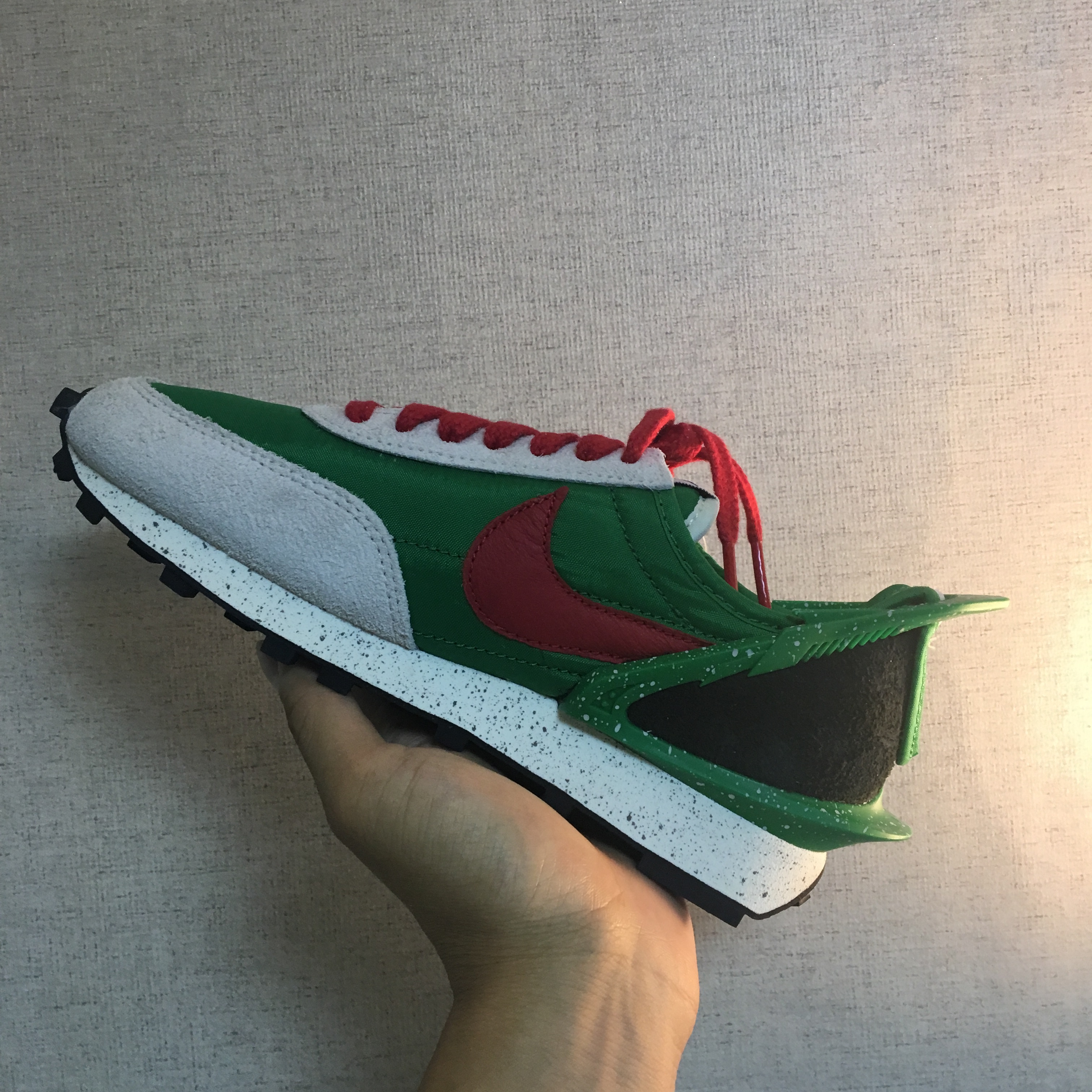 (W) Nike x Undercover Daybreak Lucky Green Red 착용 스타일 - 4