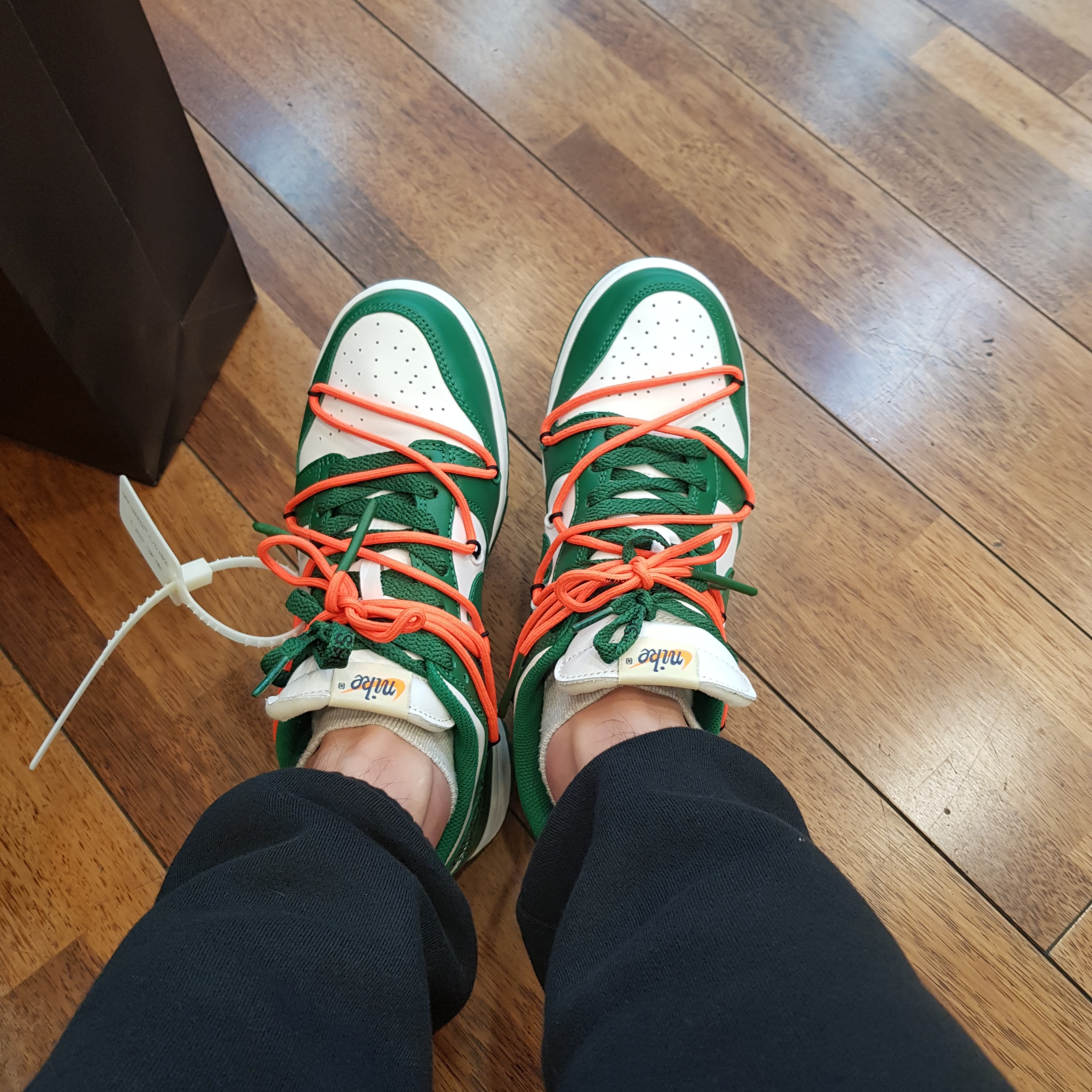 Nike x Off-White Dunk Low Pine Green 착용 스타일