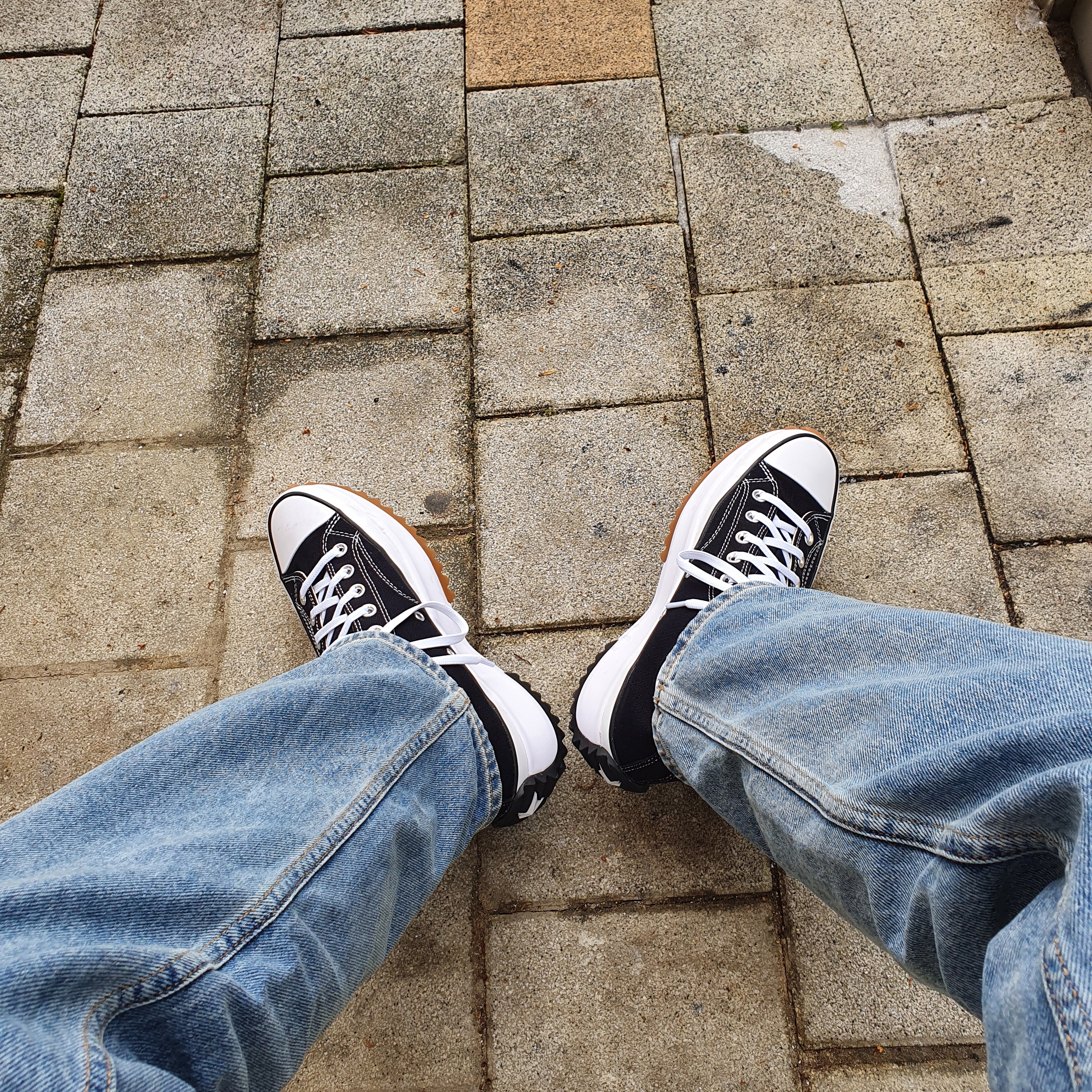 Converse Run Star Hike Hi Black White Gum 착용 스타일
