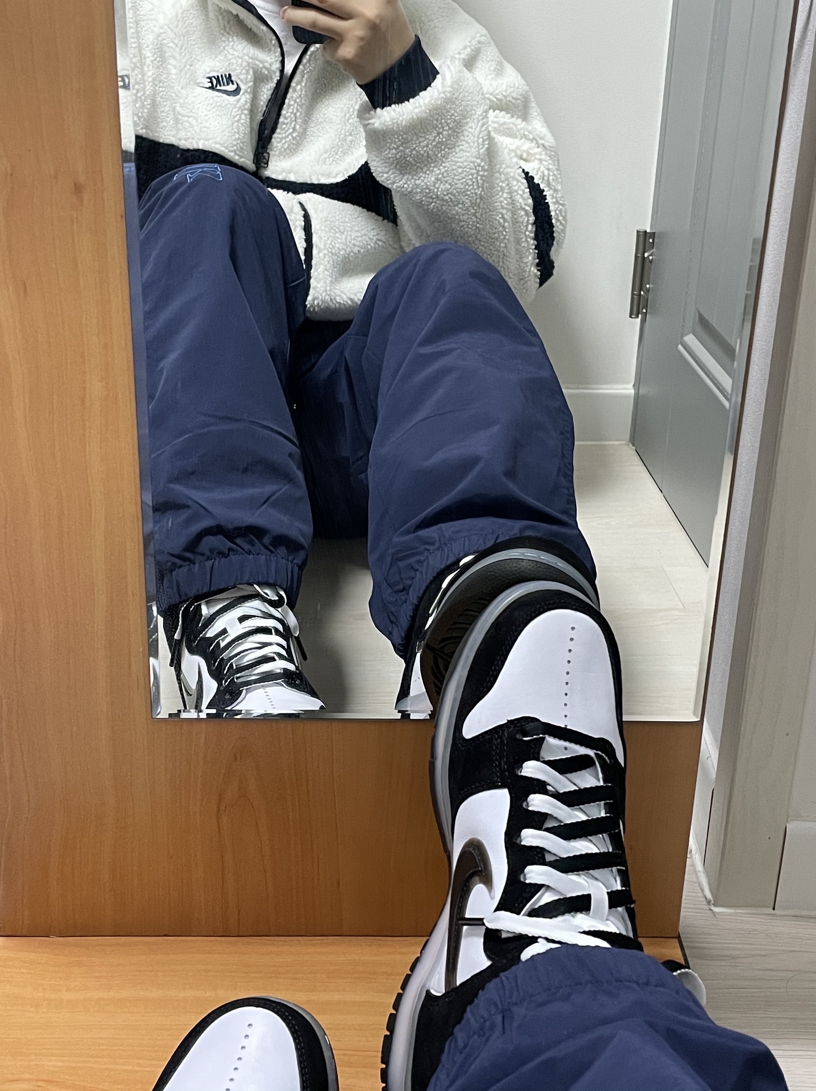 Nike x Slam Jam Dunk High SP Clear Black, Nike Big Swoosh Full Zip Jacket White Navy 착용 스타일