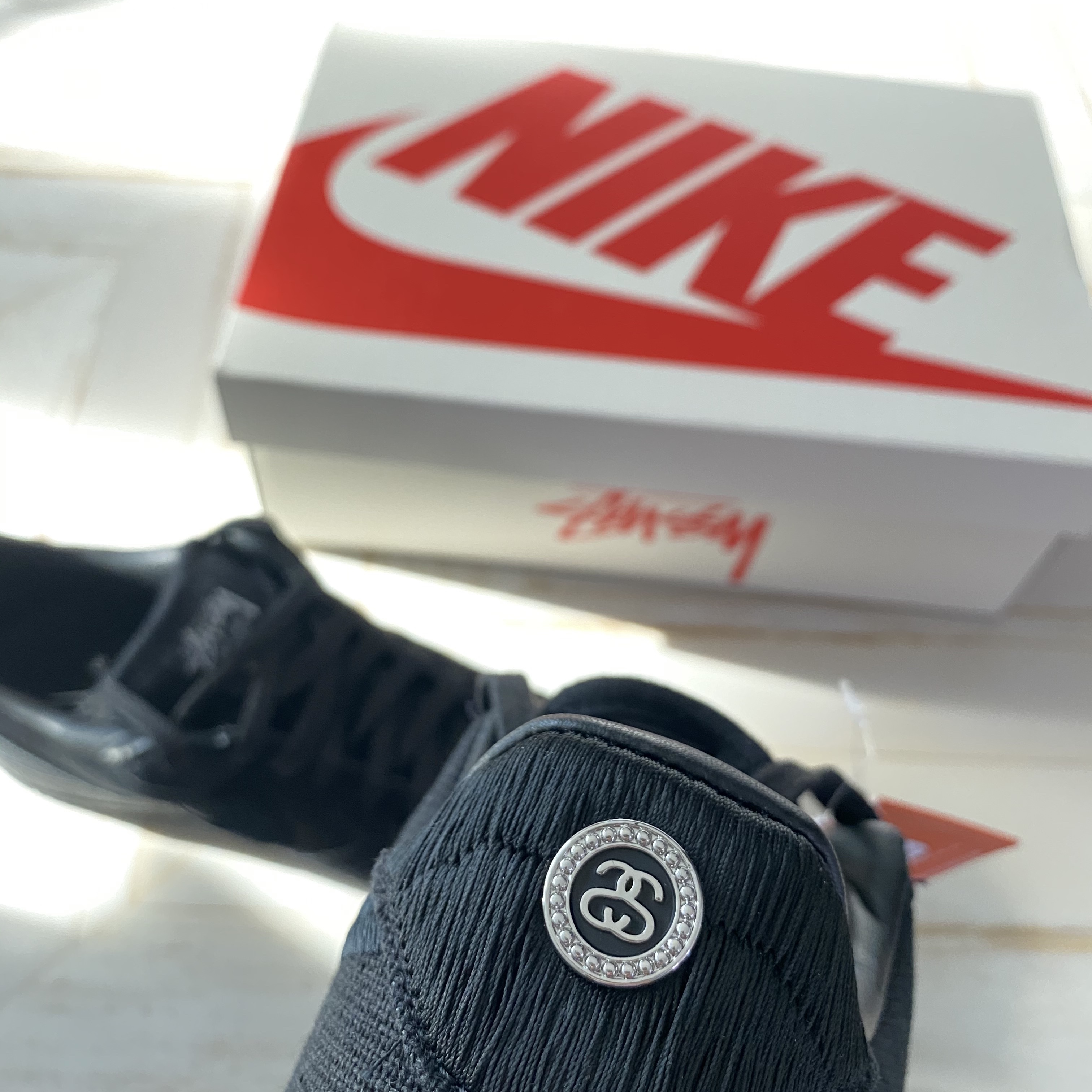 Nike x Stussy Air Force 1 Low Triple Black 착용 스타일 - 2