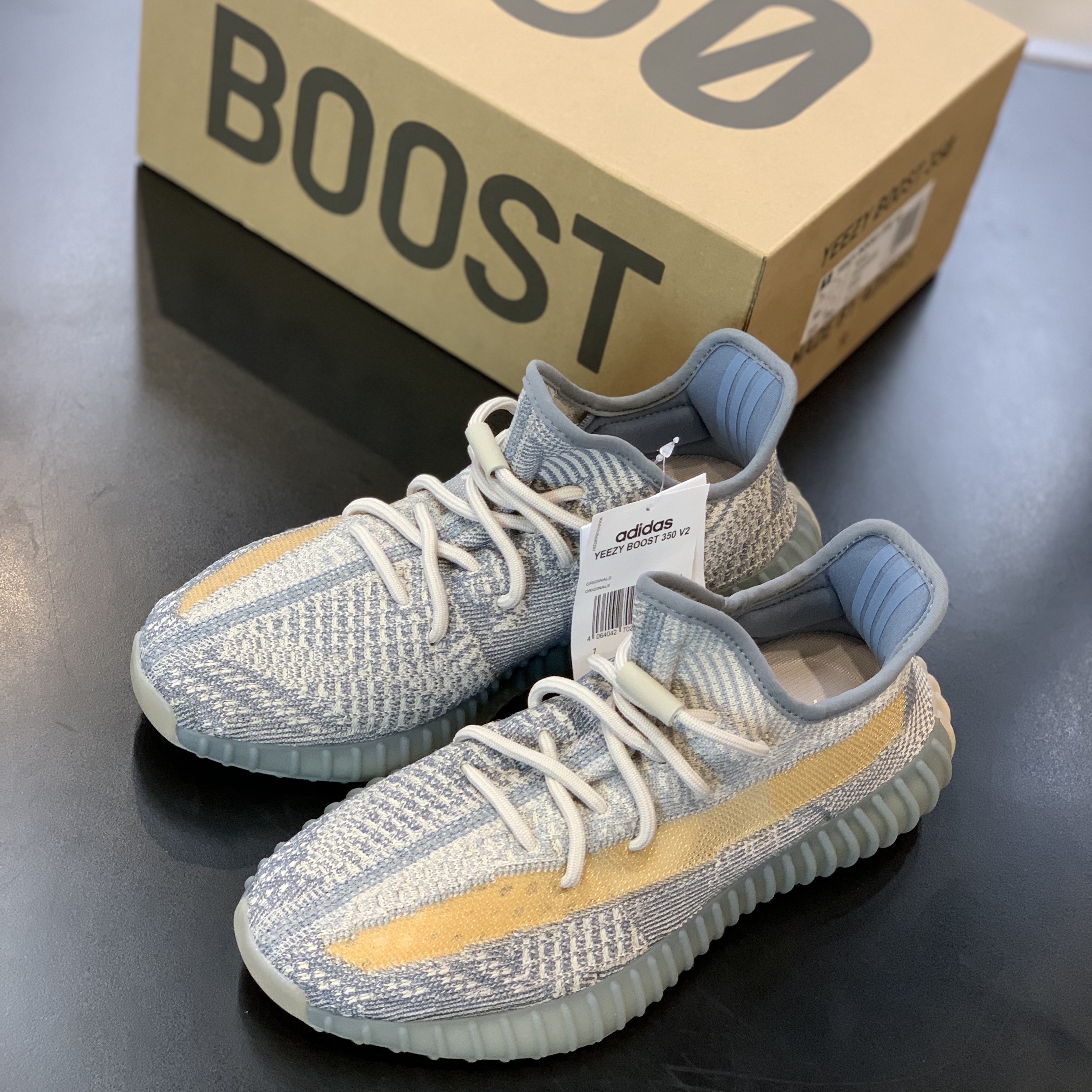 Adidas Yeezy Boost 350 V2 Israfil 착용 스타일