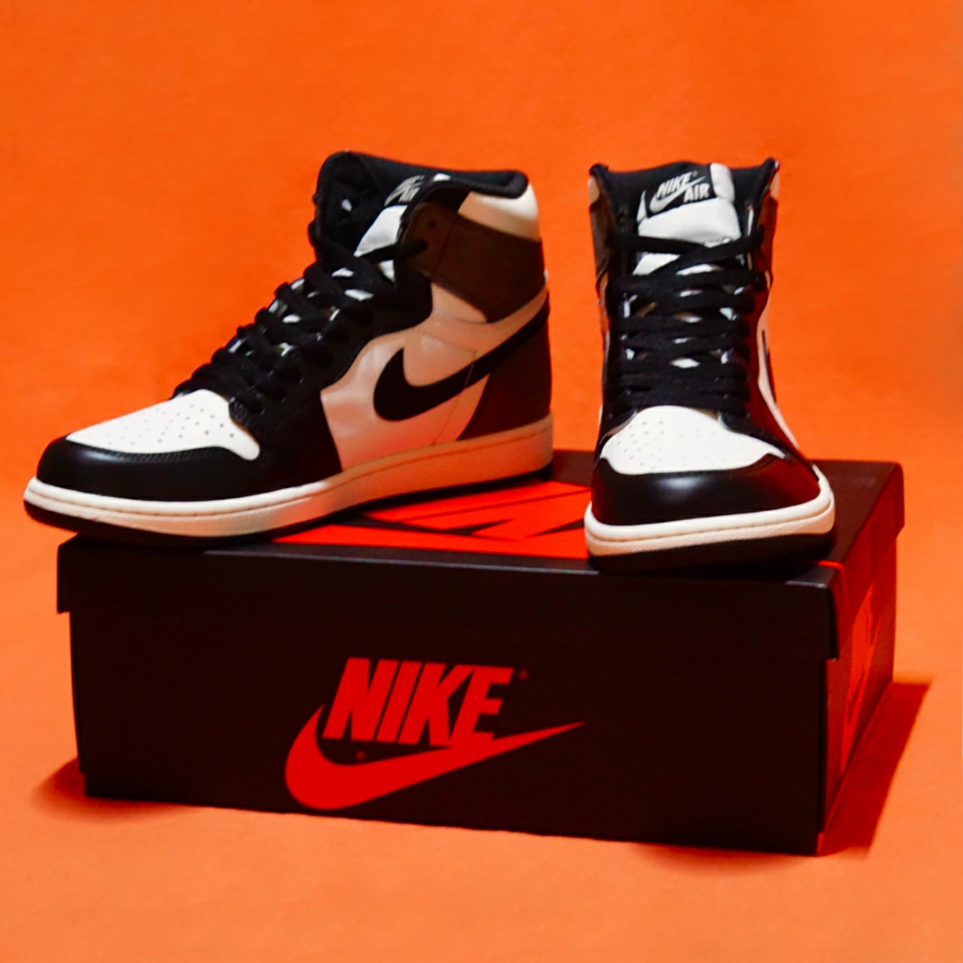 Jordan 1 Retro High OG Black Mocha 착용 스타일 - 3