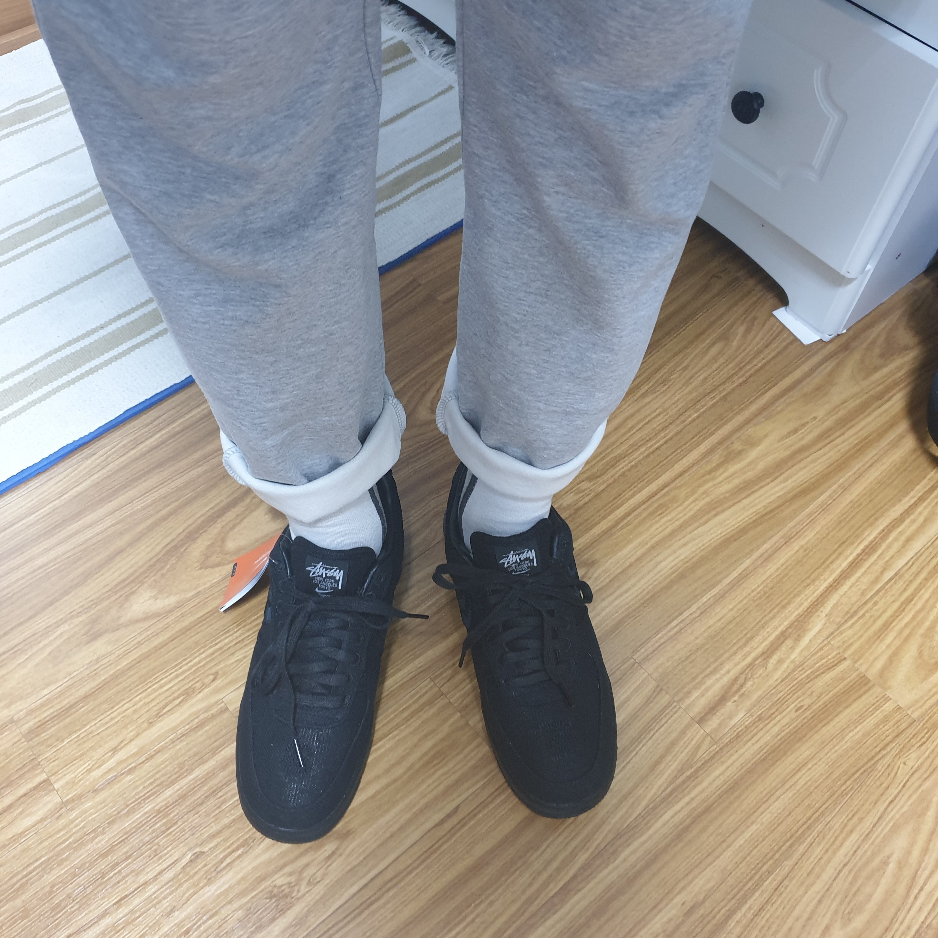 Nike x Stussy Air Force 1 Low Triple Black 착용 스타일