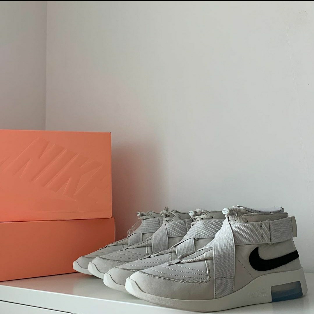 Nike x Fear of God Air Fear of God Raid Light Bone 착용 스타일