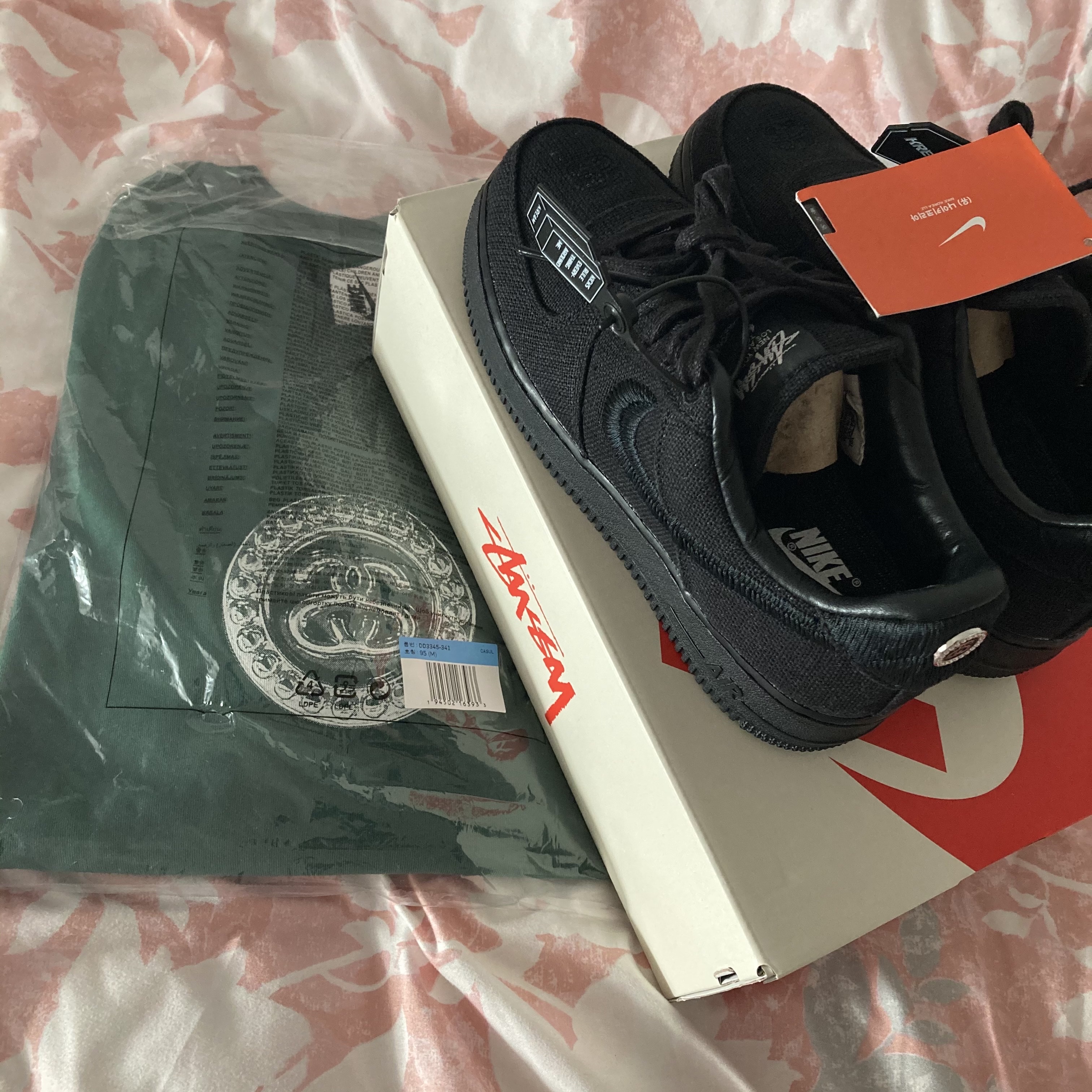Nike x Stussy Air Force 1 Low Triple Black, Nike x Stussy Big Swoosh LS T-Shirt Green - Asia 착용 스타일