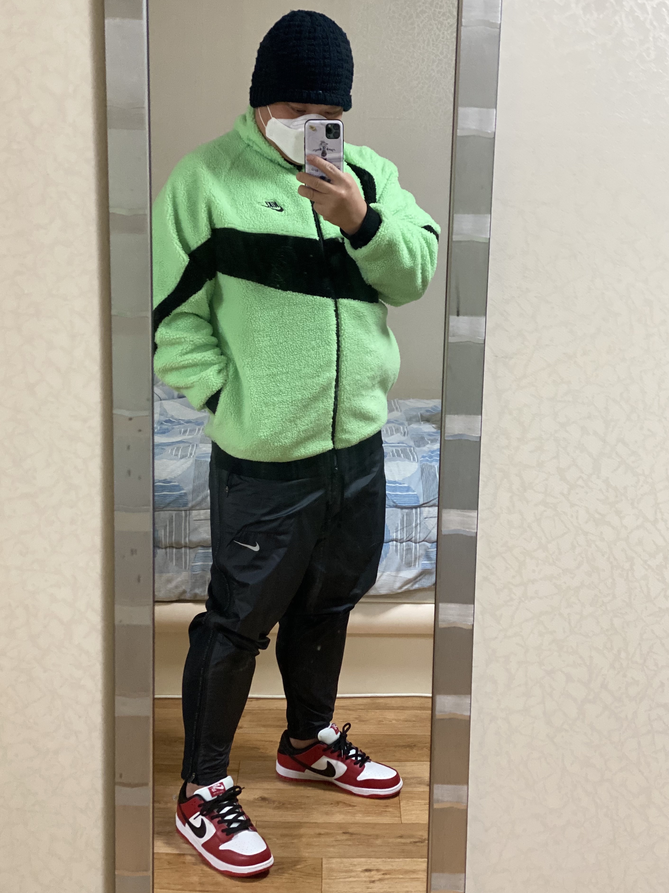 Nike SB Dunk Low Pro Chicago, Nike Big Swoosh Full Zip Jacket Green Black 착용 스타일
