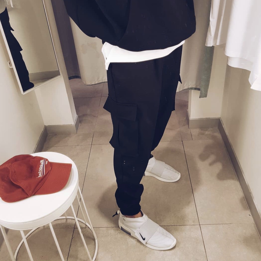 Nike x Fear of God Air Fear of God Moccasin Pure Platinum 착용 스타일