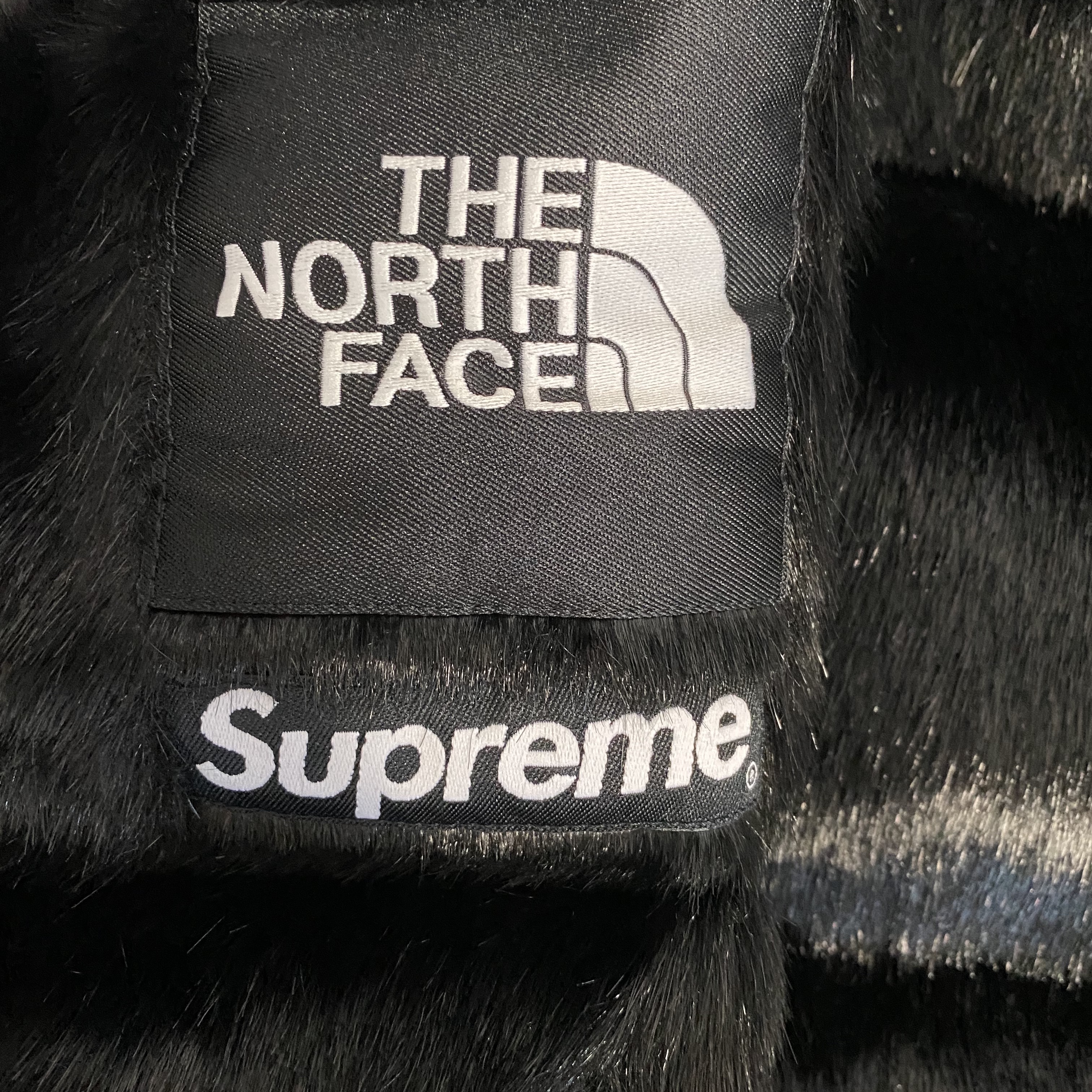 Supreme x The North Face Faux Fur Nuptse Jacket Black - 20FW 착용 스타일 - 1