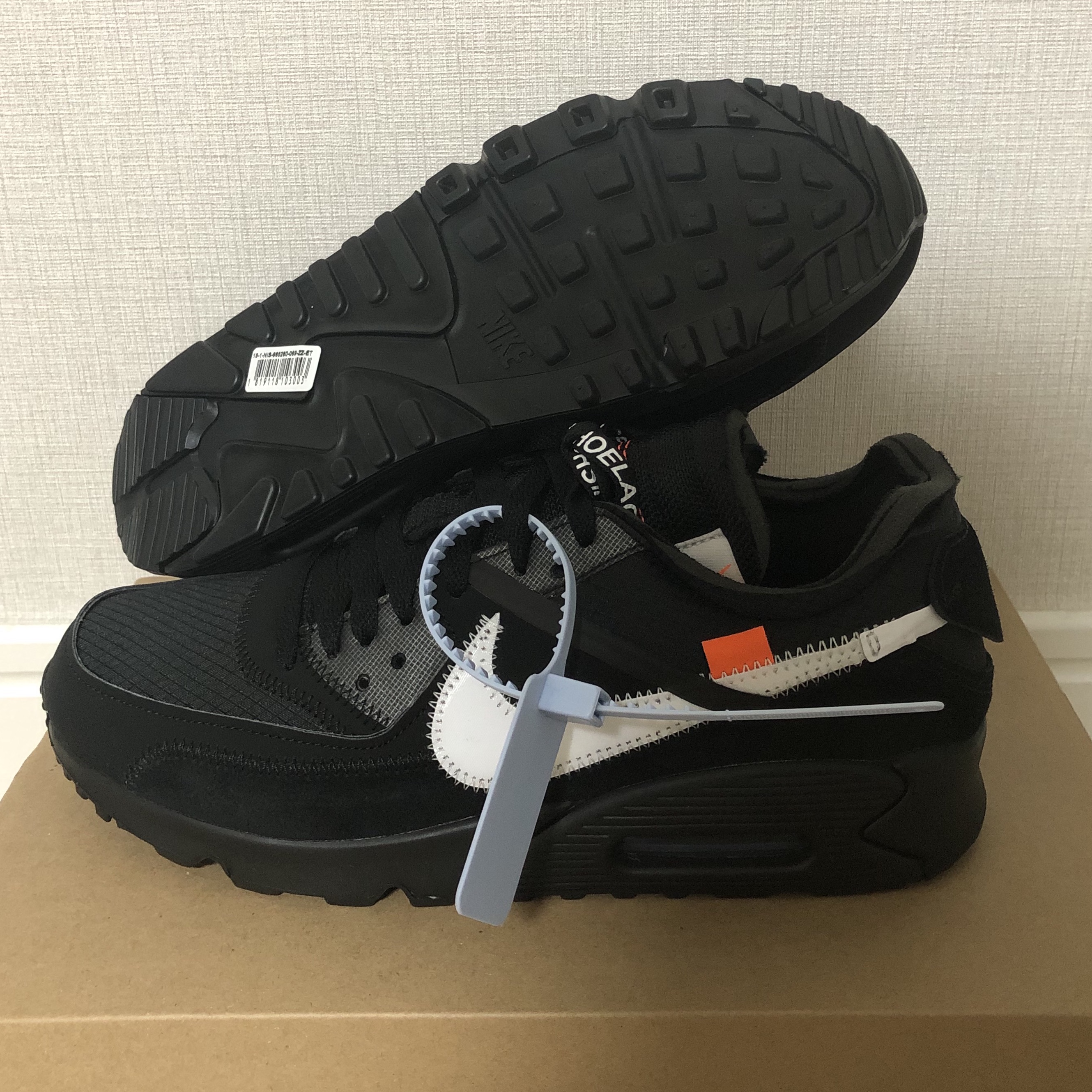 Nike x Off-White Air Max 90 V2 Black White 착용 스타일