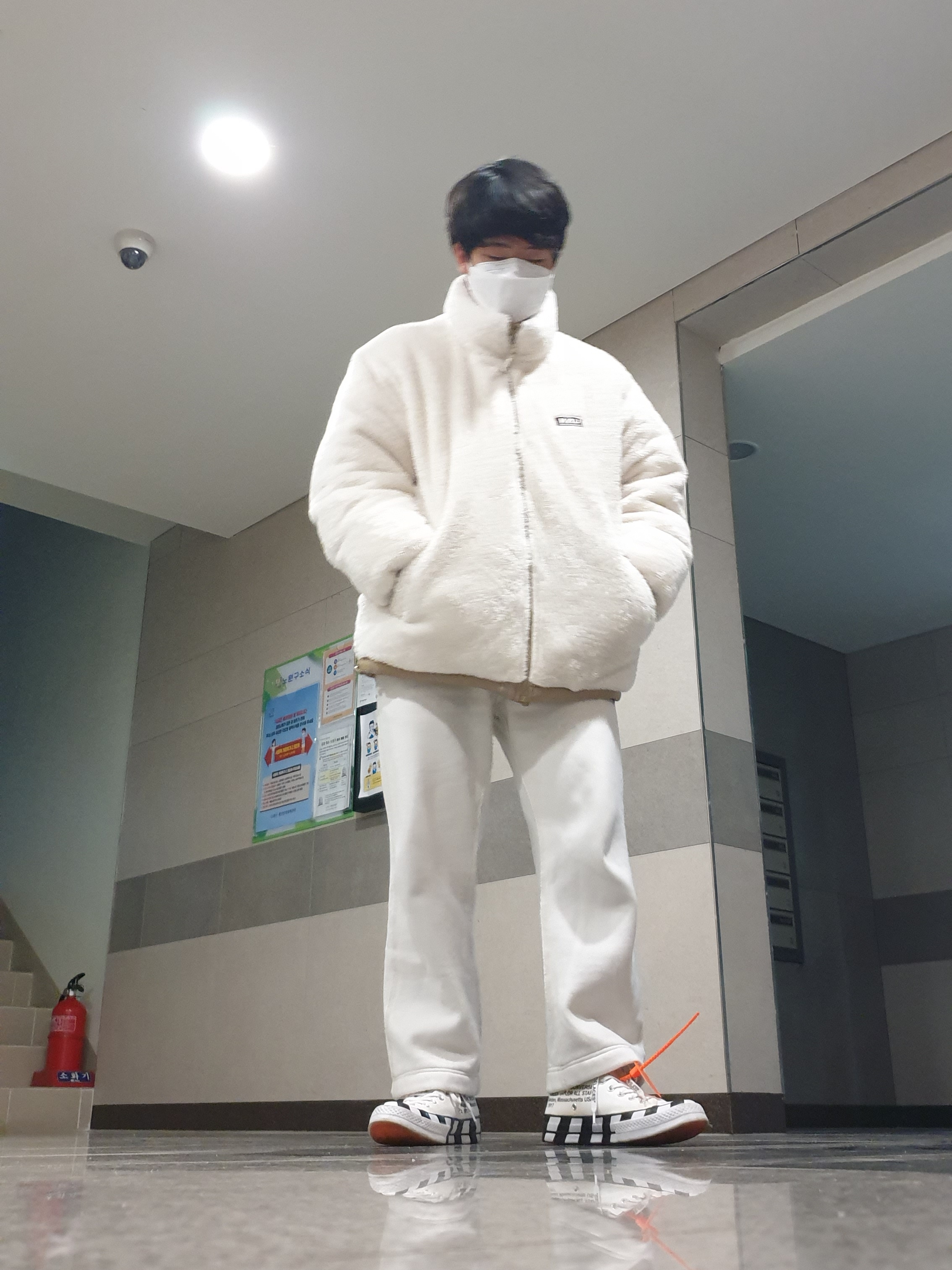 Converse x Off-White Chuck 70 High V2 2018 착용 스타일