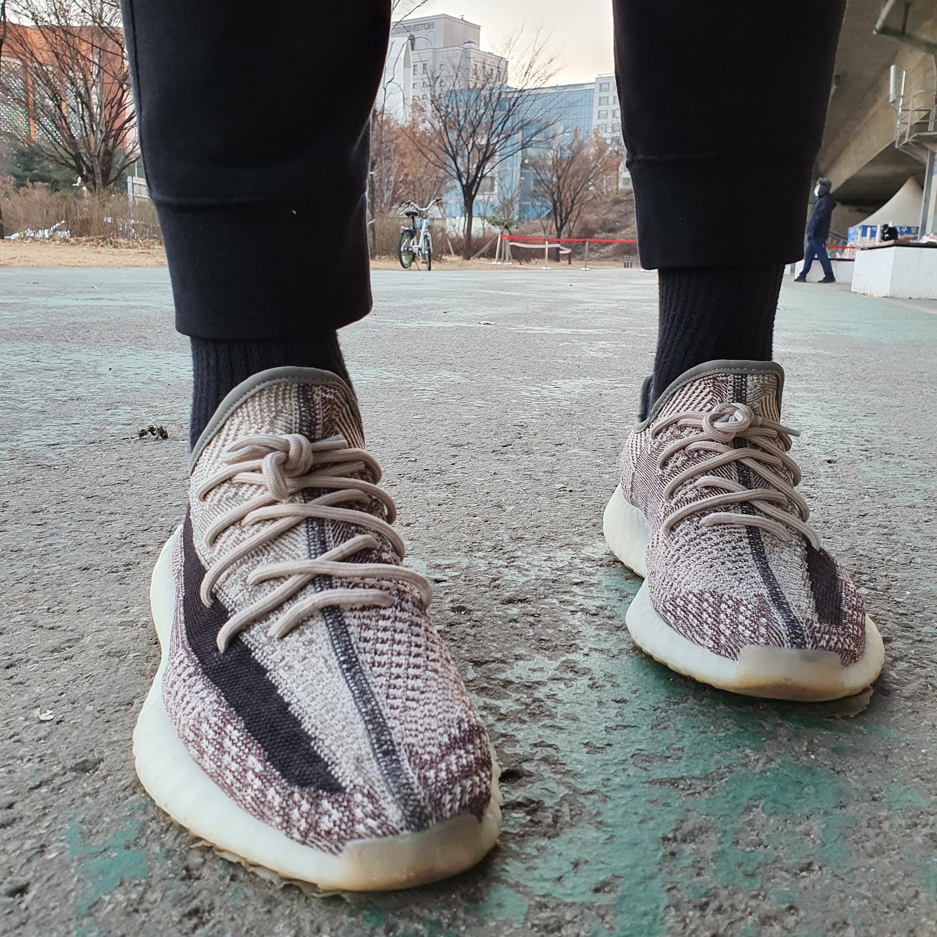 Adidas Yeezy Boost 350 V2 Zyon 착용 스타일