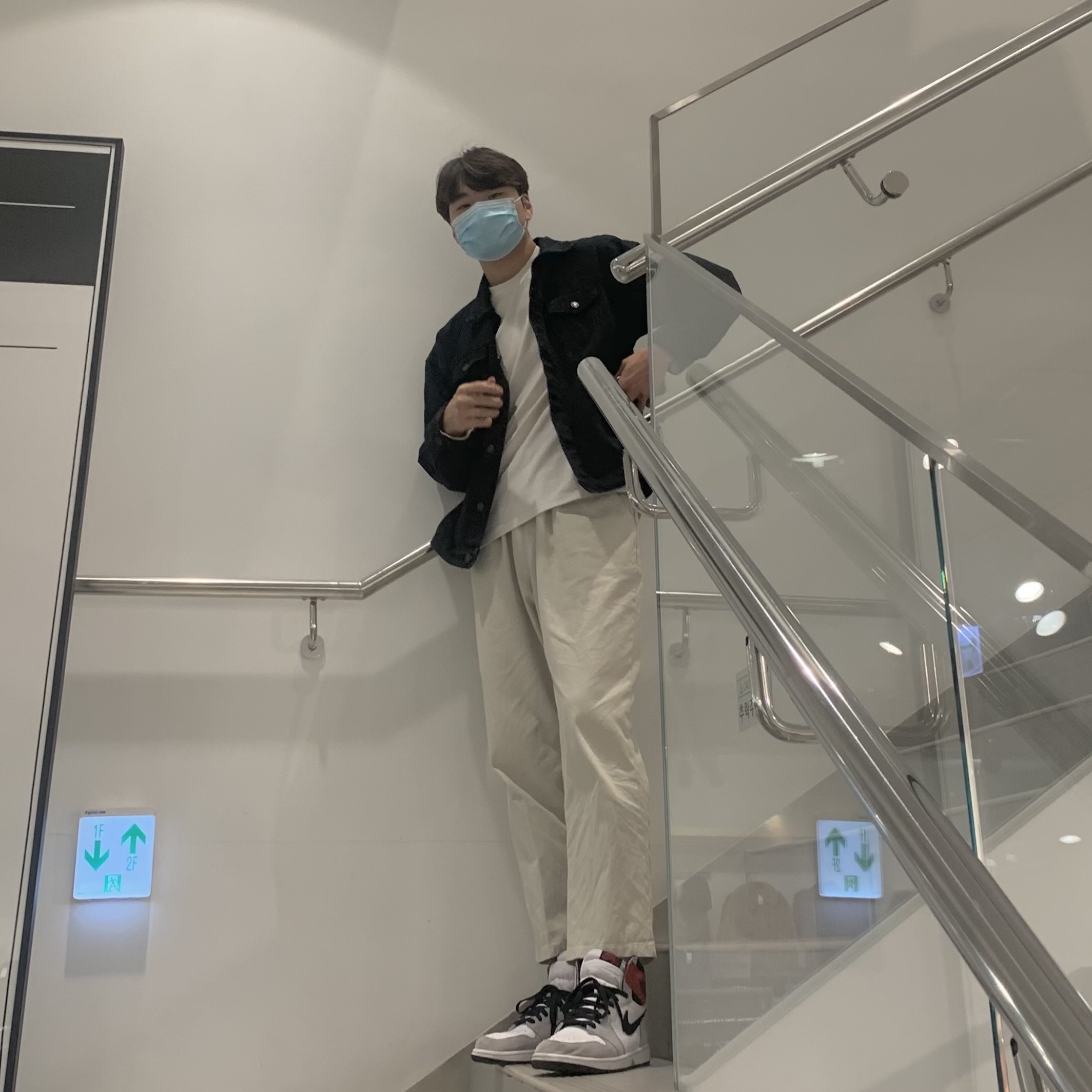 Jordan 1 Retro High OG Light Smoke Grey 착용 스타일