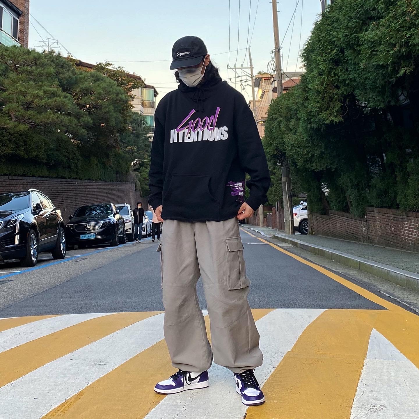 Jordan 1 Retro High OG Court Purple 2020, Supreme Dry Wax Cotton Camp Cap Black - 20FW 착용 스타일 - 2