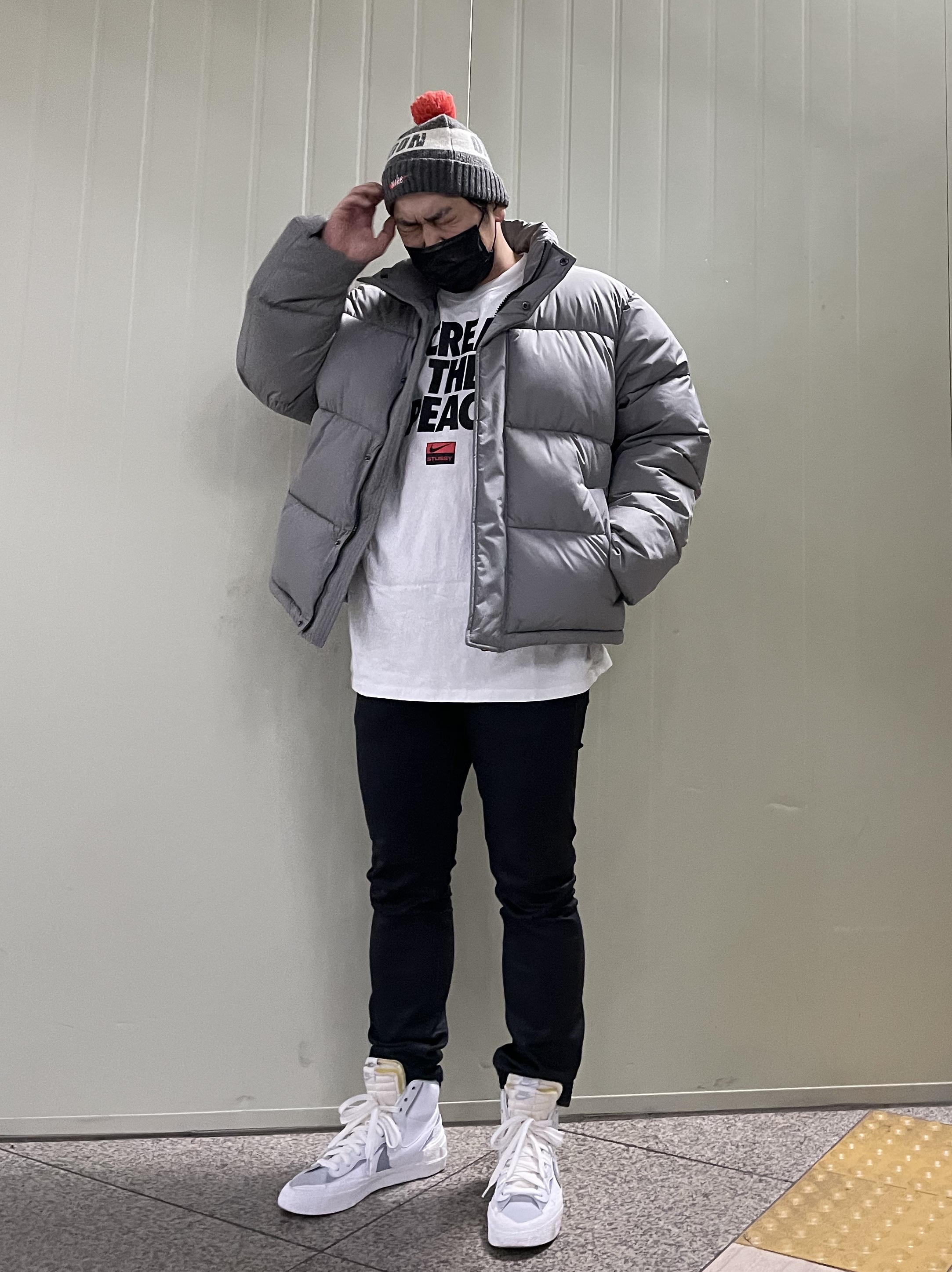 Nike x Sacai Blazer Mid White Grey, Nike x Stussy Increase The Peace T-Shirt - US/EU 착용 스타일