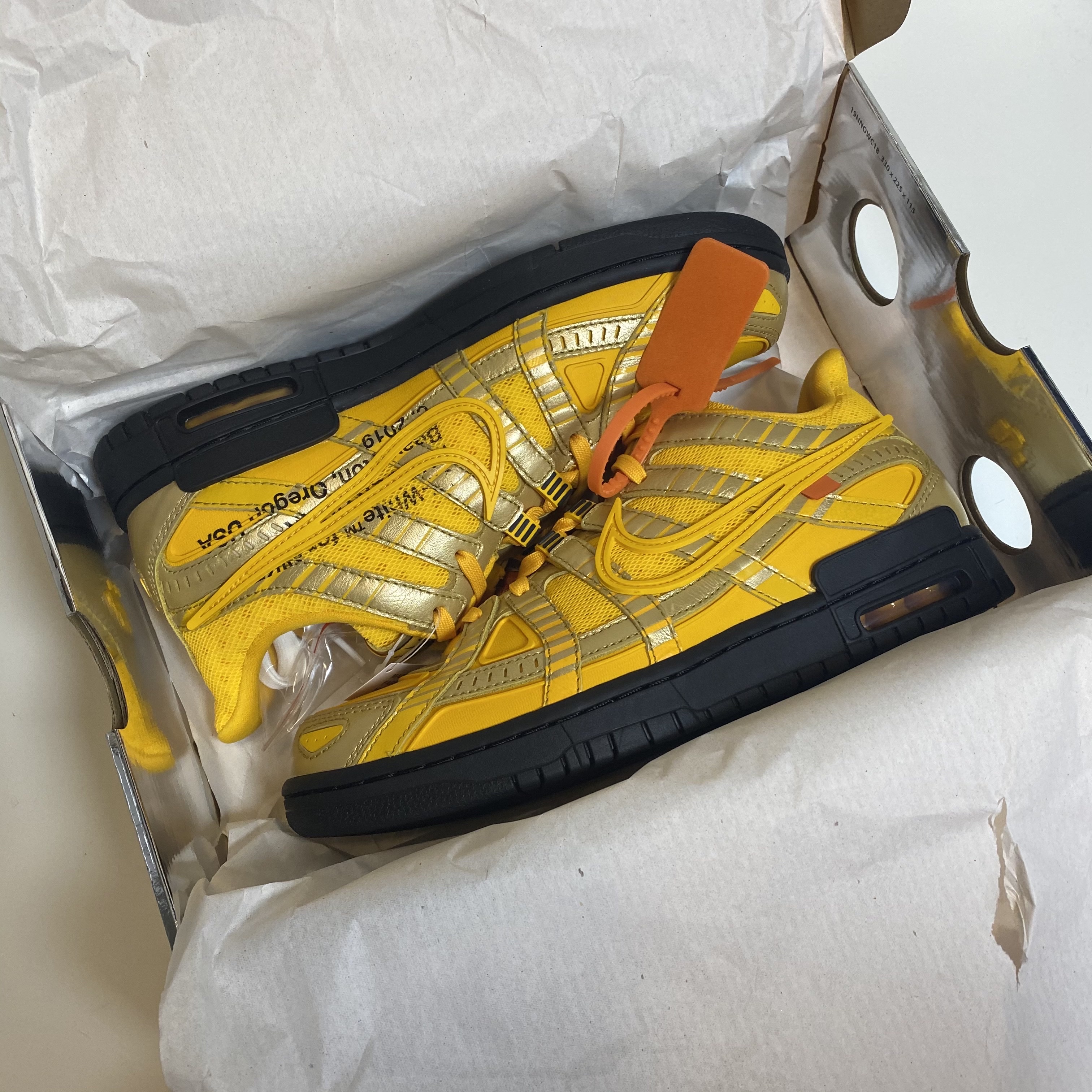 Nike x Off-White Air Rubber Dunk University Gold 착용 스타일 - 5