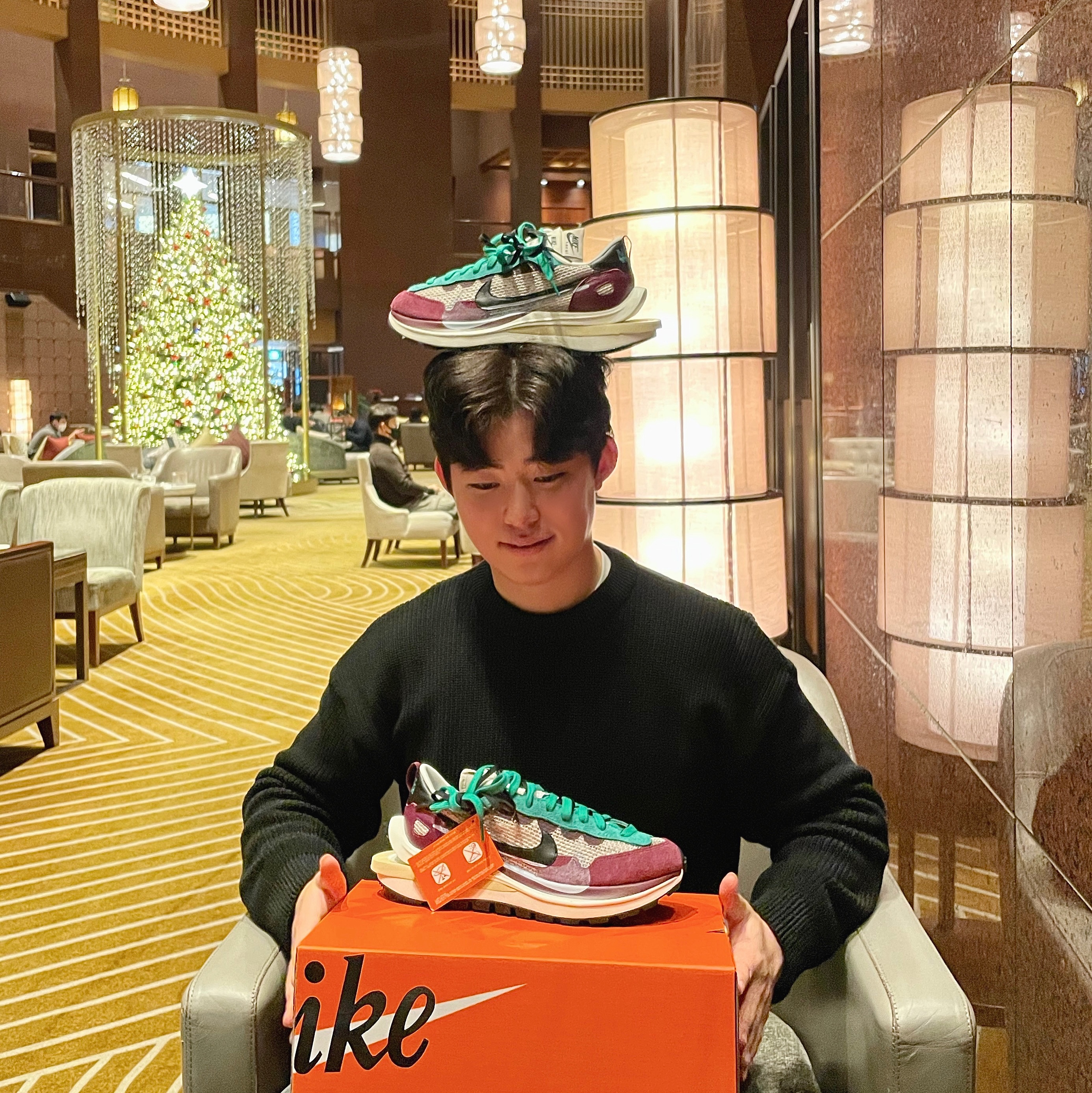 Nike x Sacai VaporWaffle String & Black Villain Red 착용 스타일