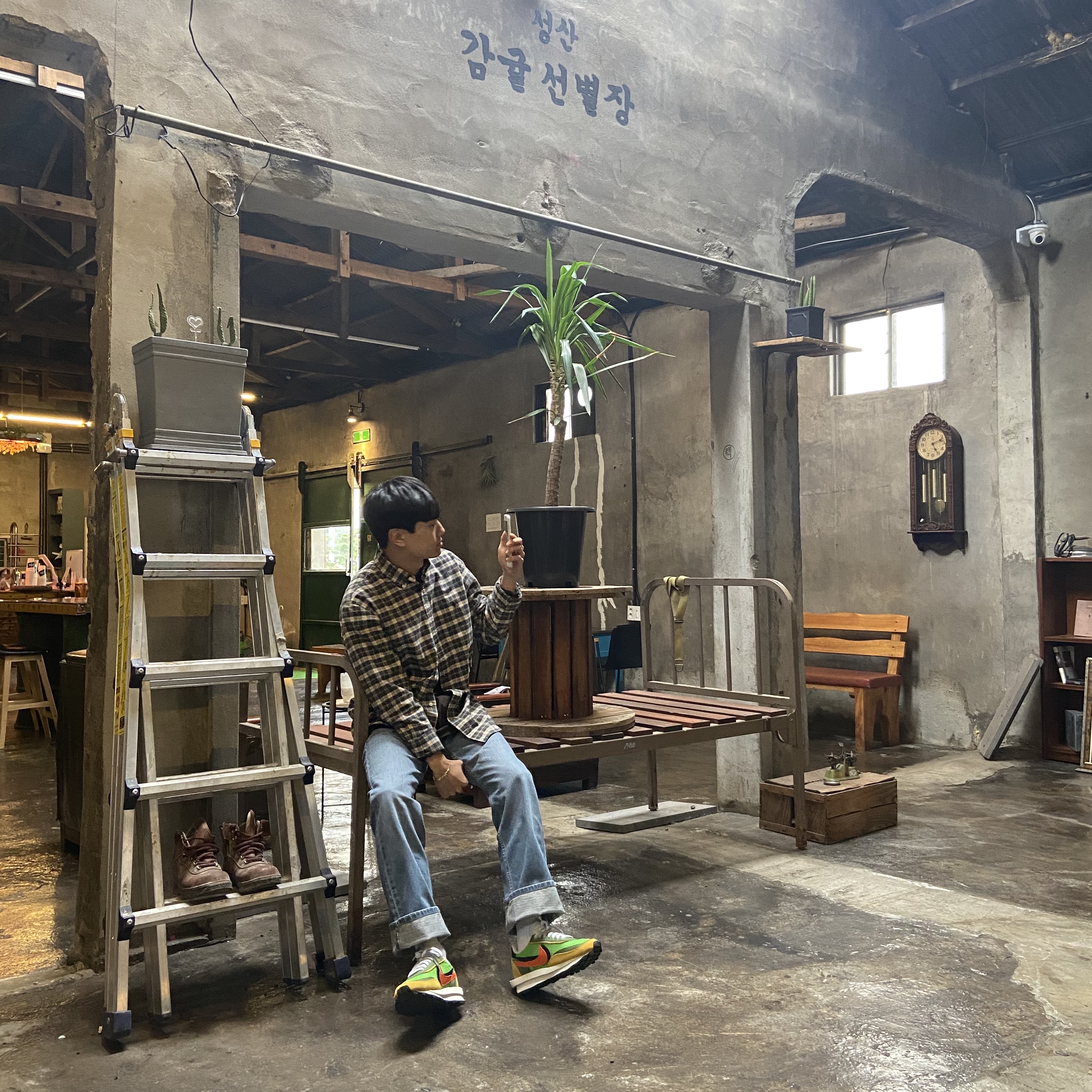 Nike x Sacai LDWaffle Green Multi 착용 스타일
