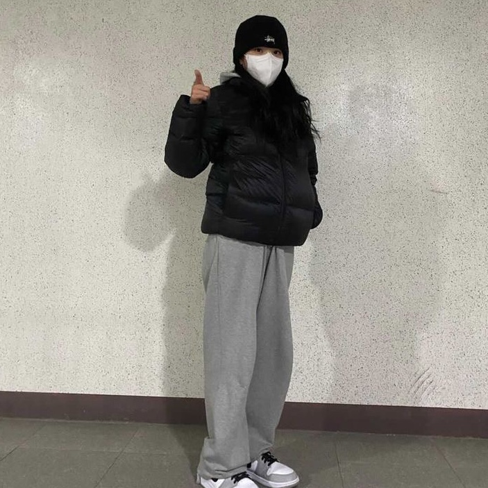 (GS) Jordan 1 Mid Light Smoke Grey, Nike x Stussy Cuff Beanie Black 착용 스타일